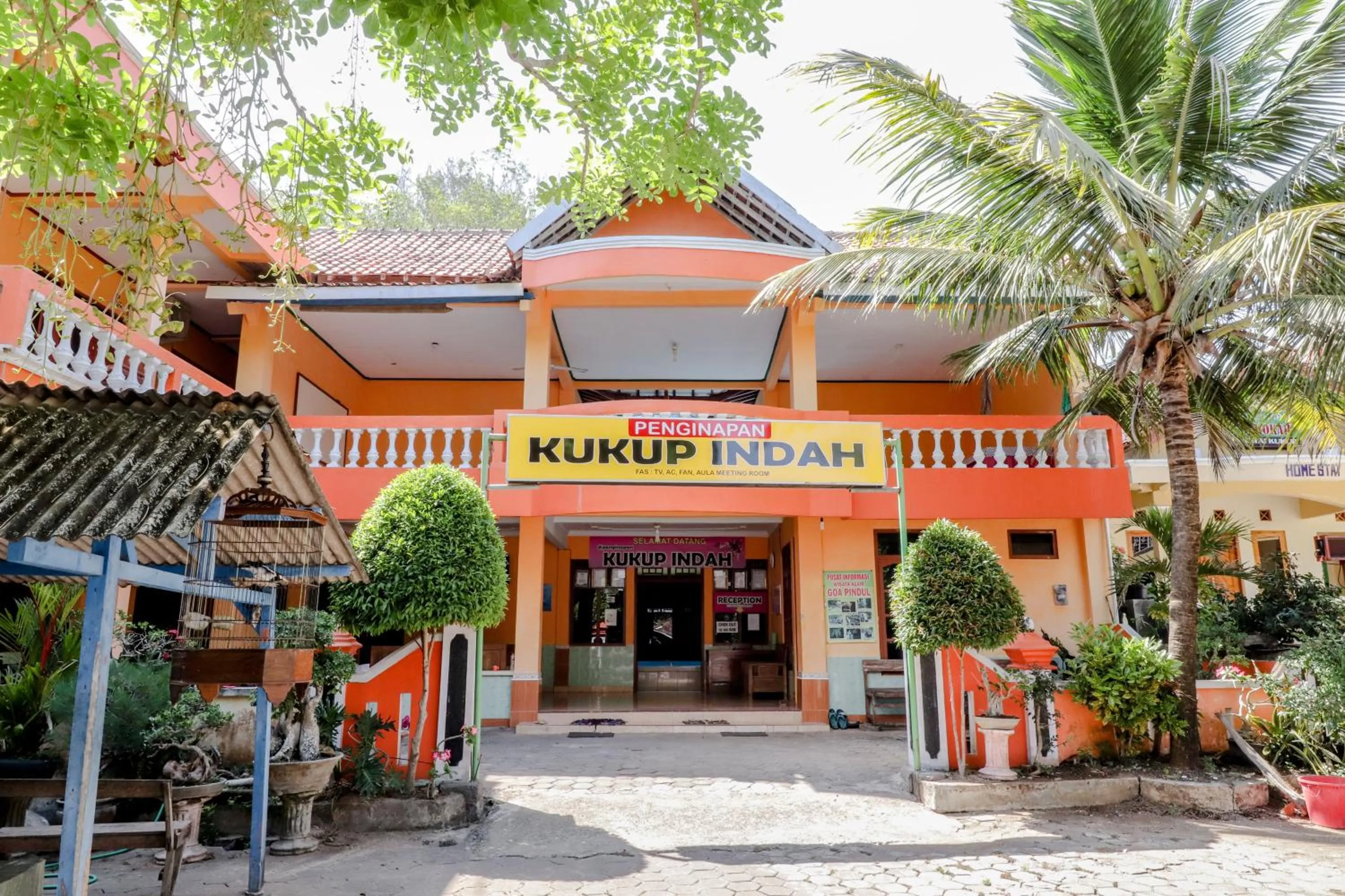 Facade/entrance in Hotel Kukup Indah