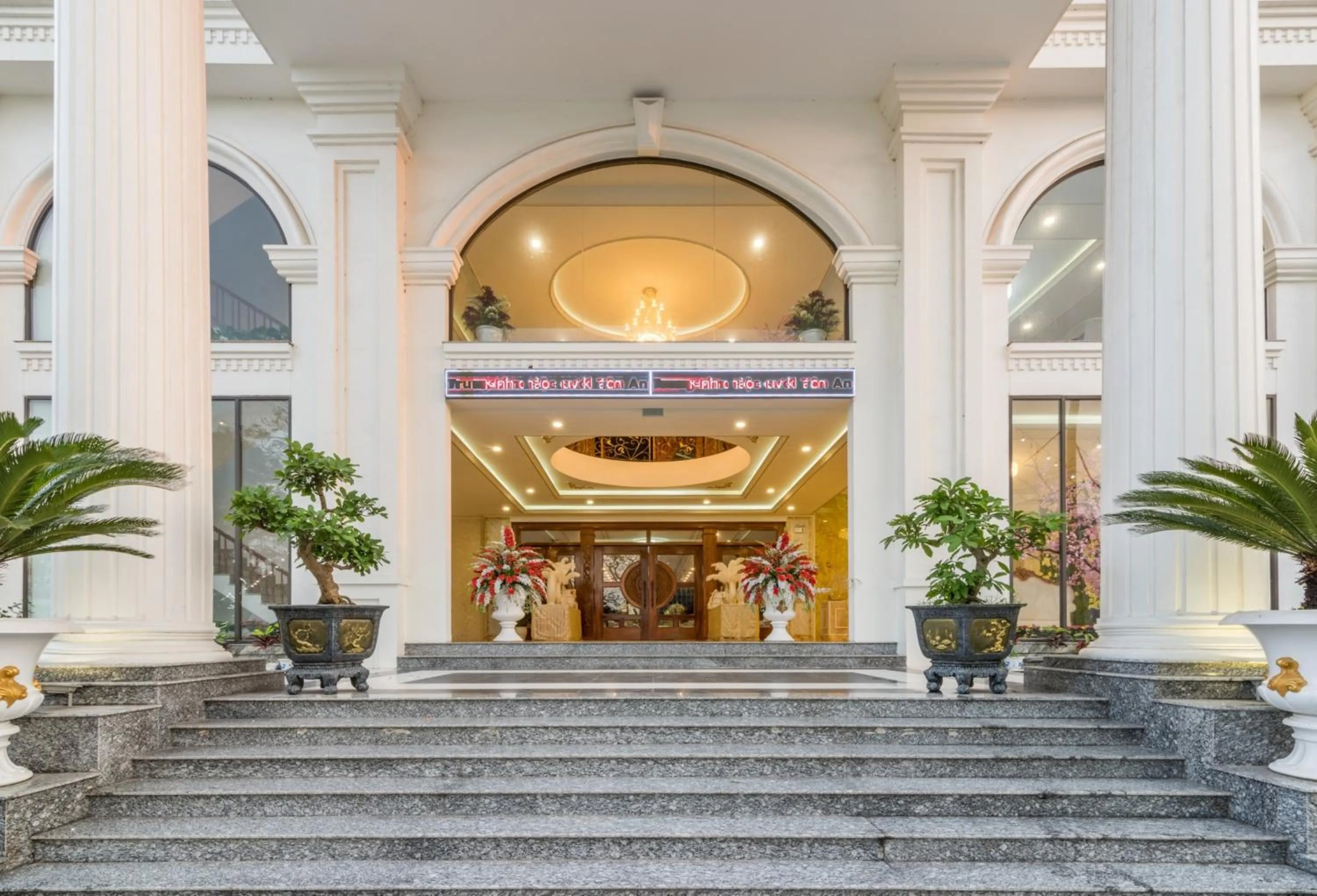 Facade/entrance in Tan An Palace