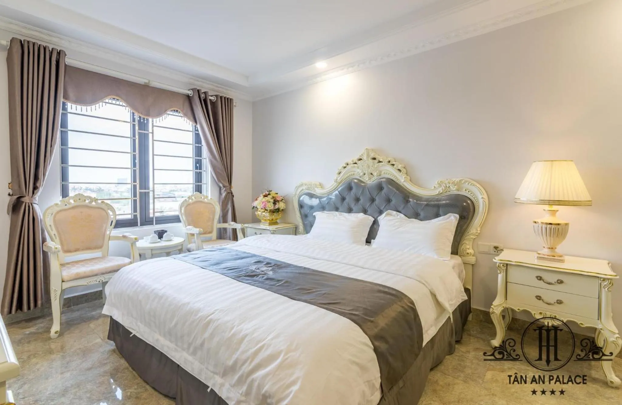 Bedroom, Bed in Tan An Palace