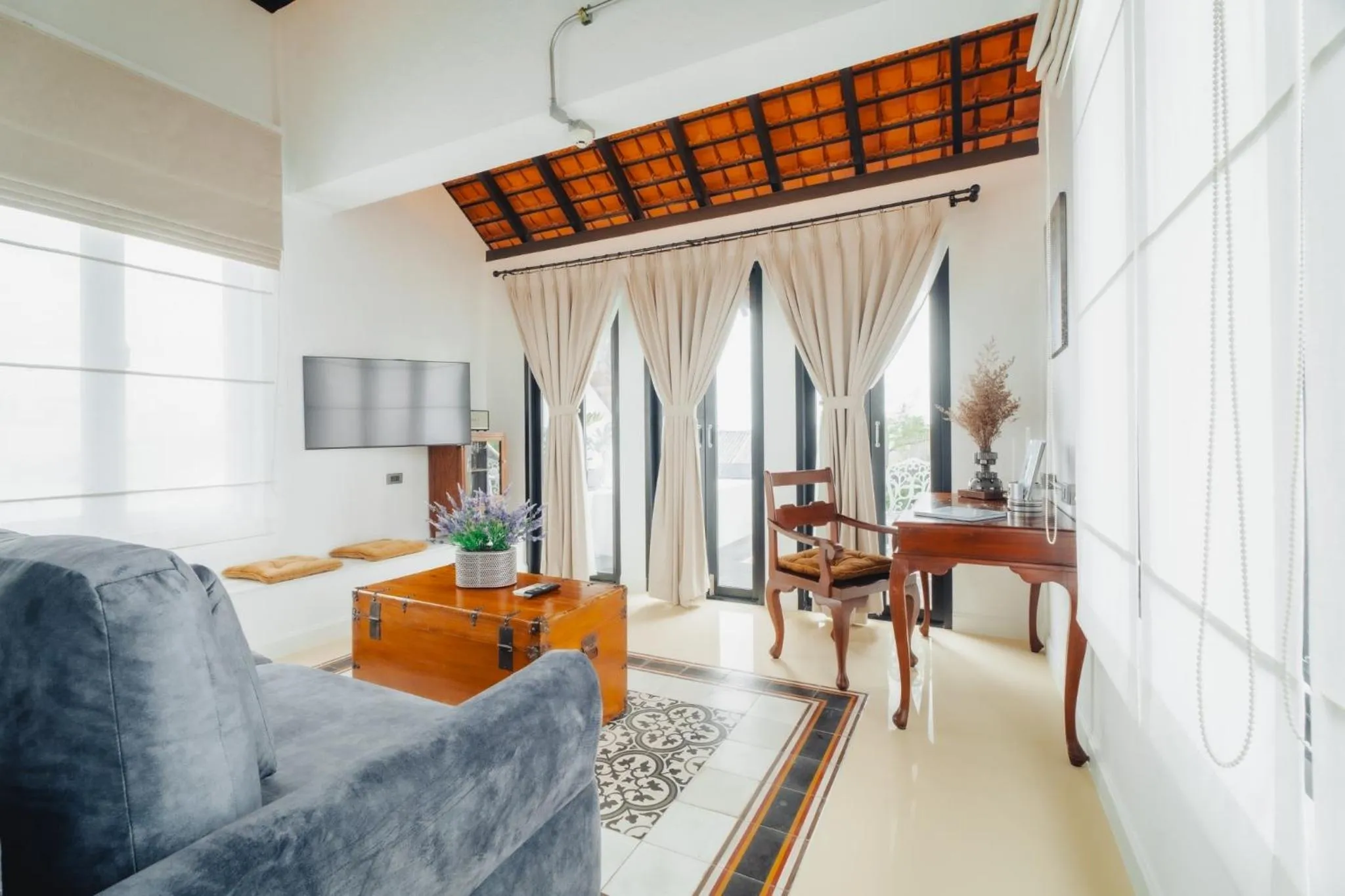 TV and multimedia in Xinlor House - Phuket Old Town