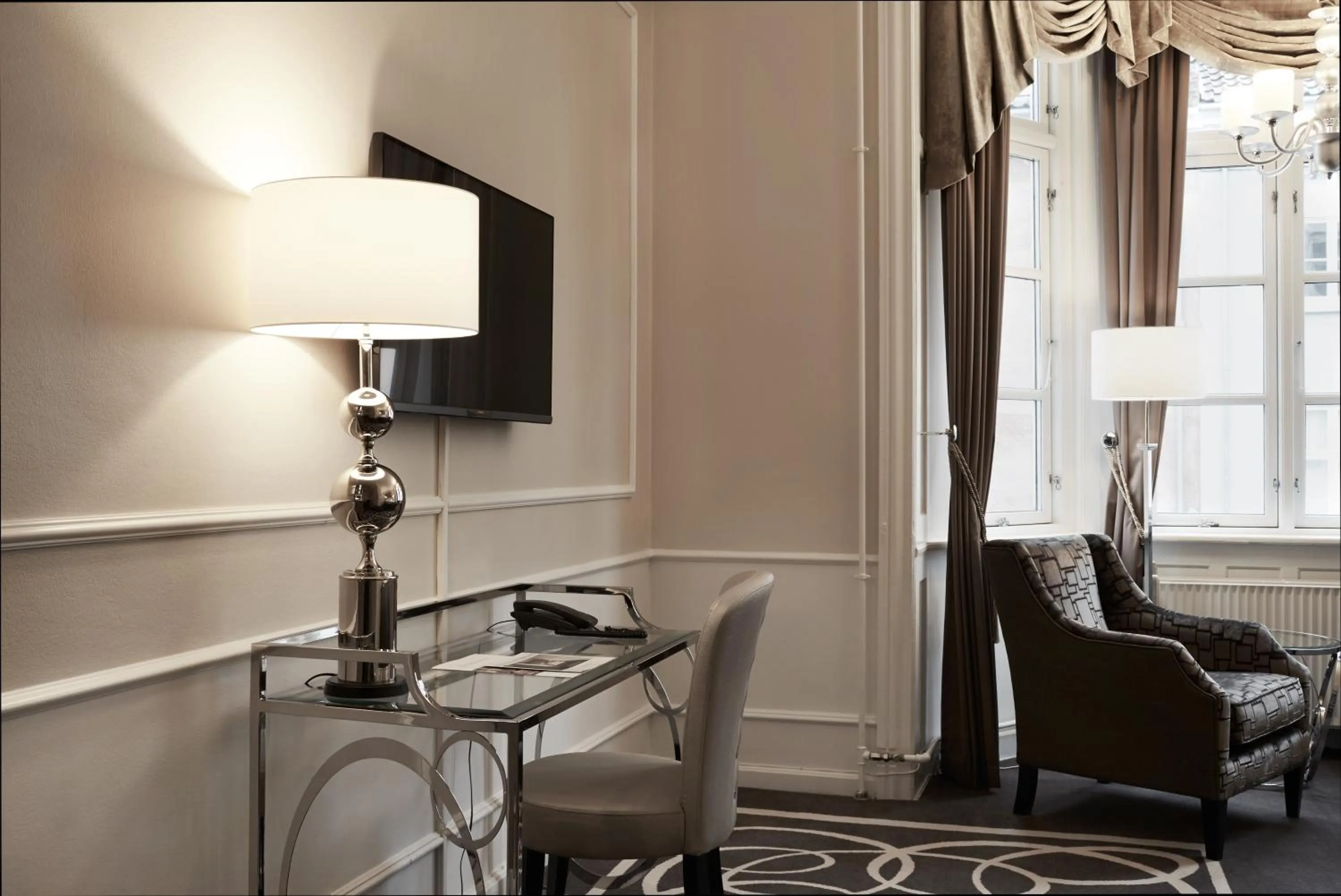 Photo of the whole room in Phoenix Copenhagen