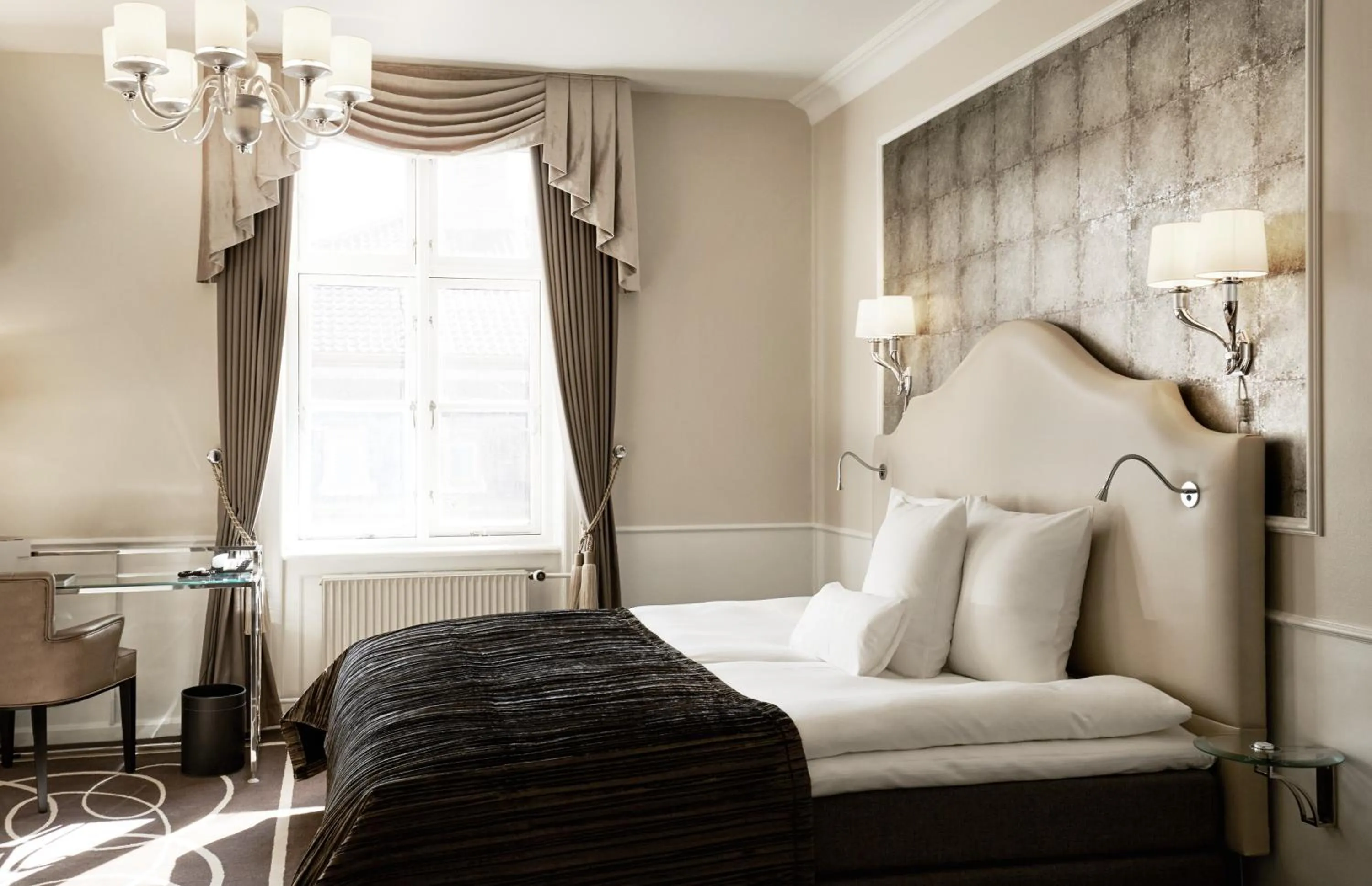 Bed in Phoenix Copenhagen