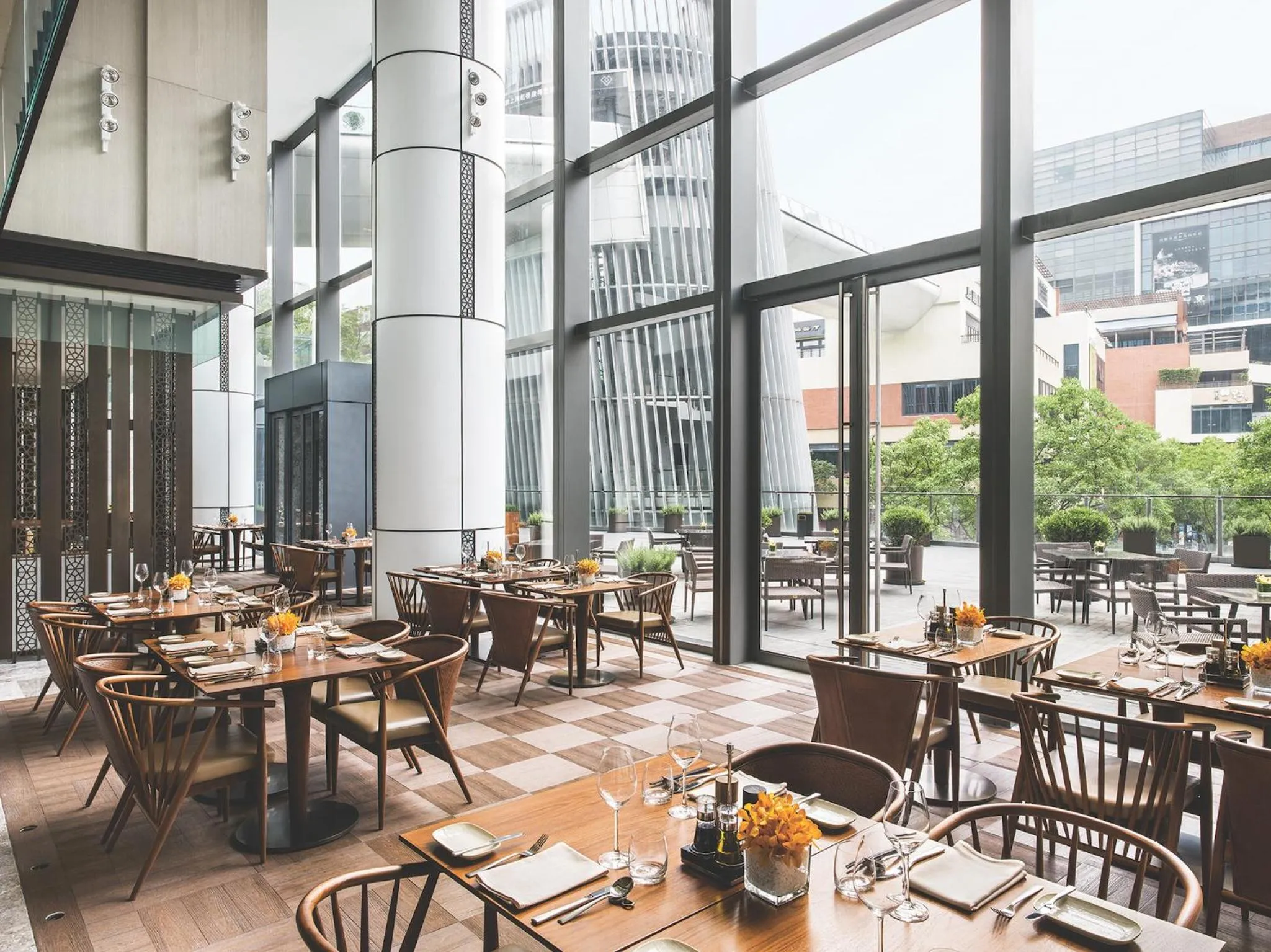 Restaurant/places to eat in Cordis Shanghai Hongqiao (Langham Hospitality Group)