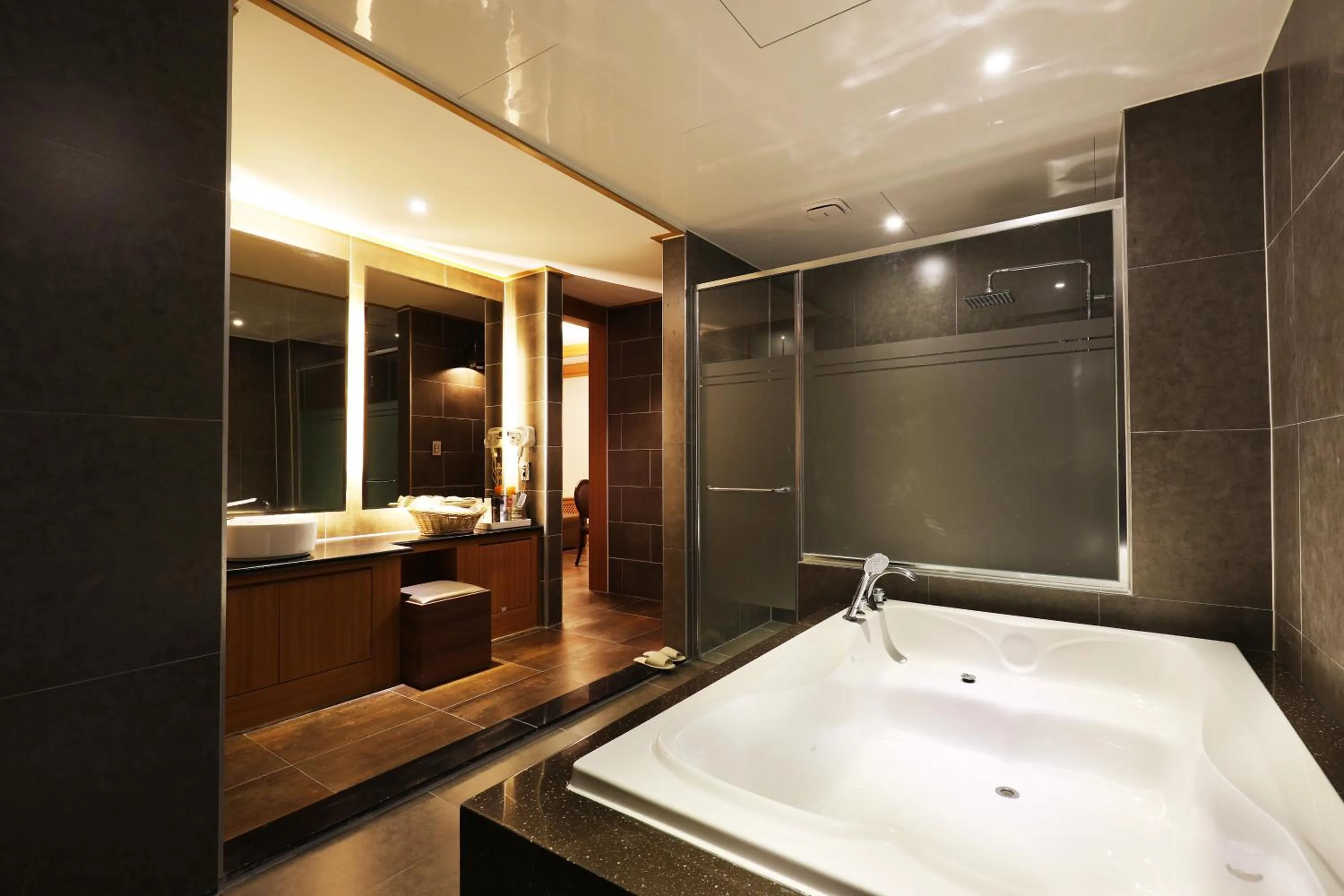 Shower in Bucheon SR Hotel