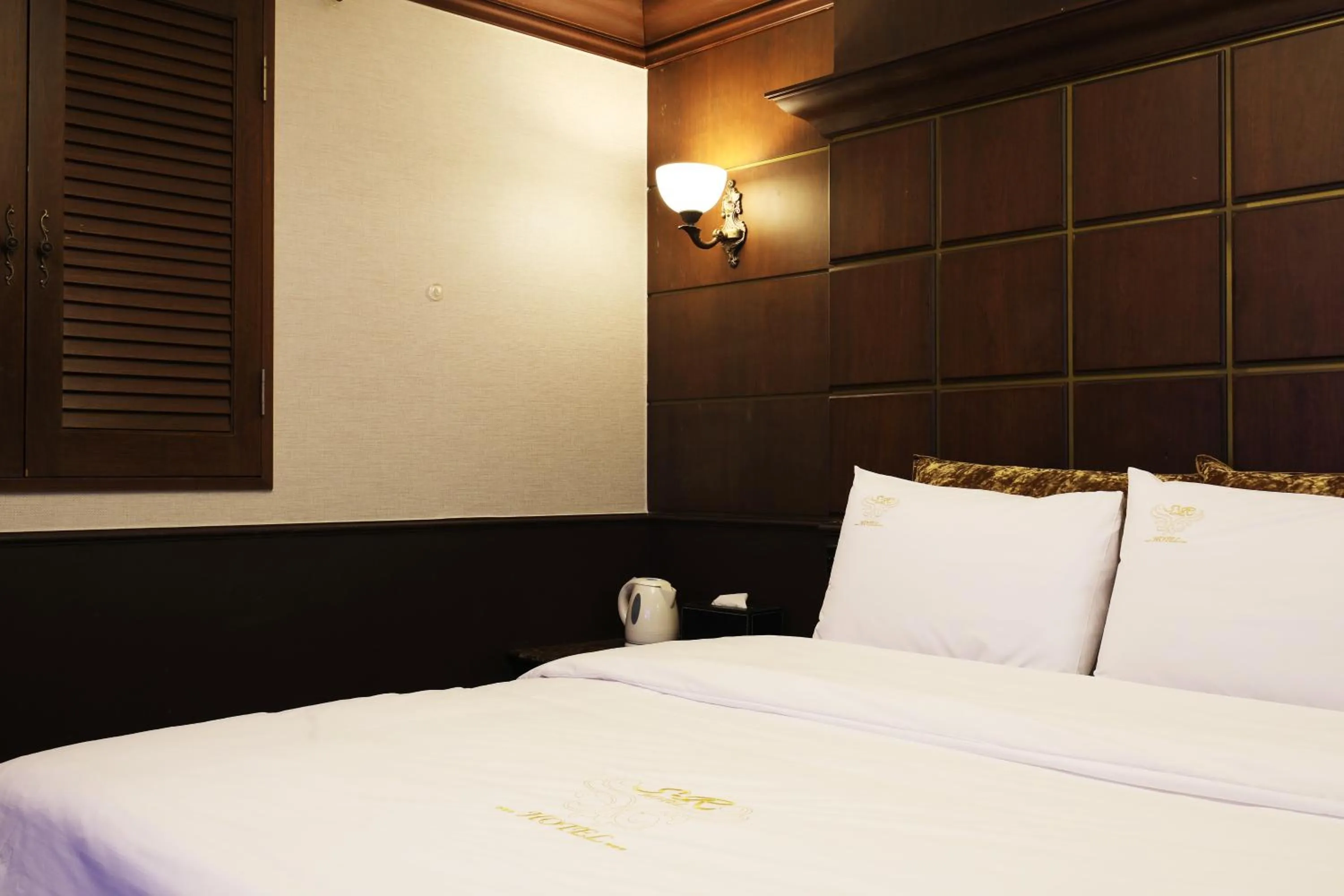 Bed in Bucheon SR Hotel