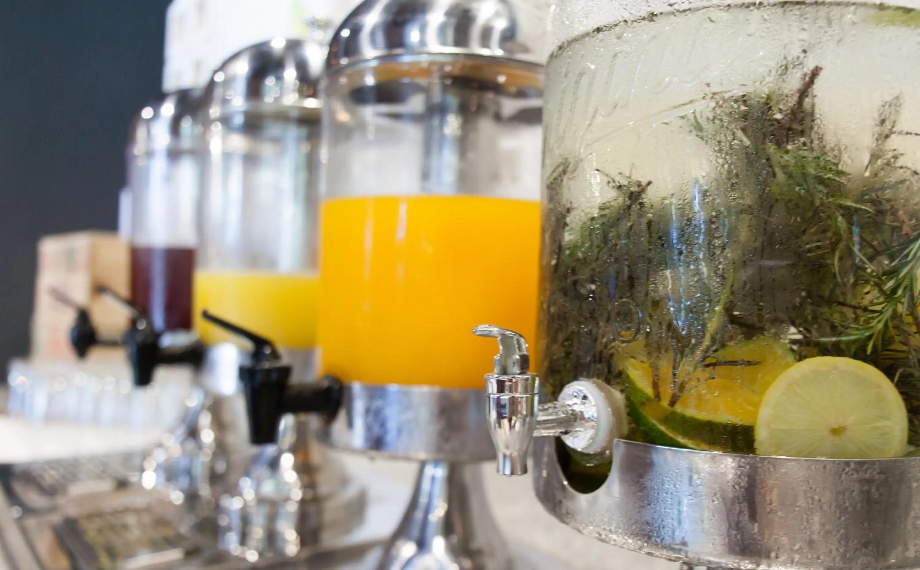 Food and drinks in Suites by Watermark Hotel and Spa