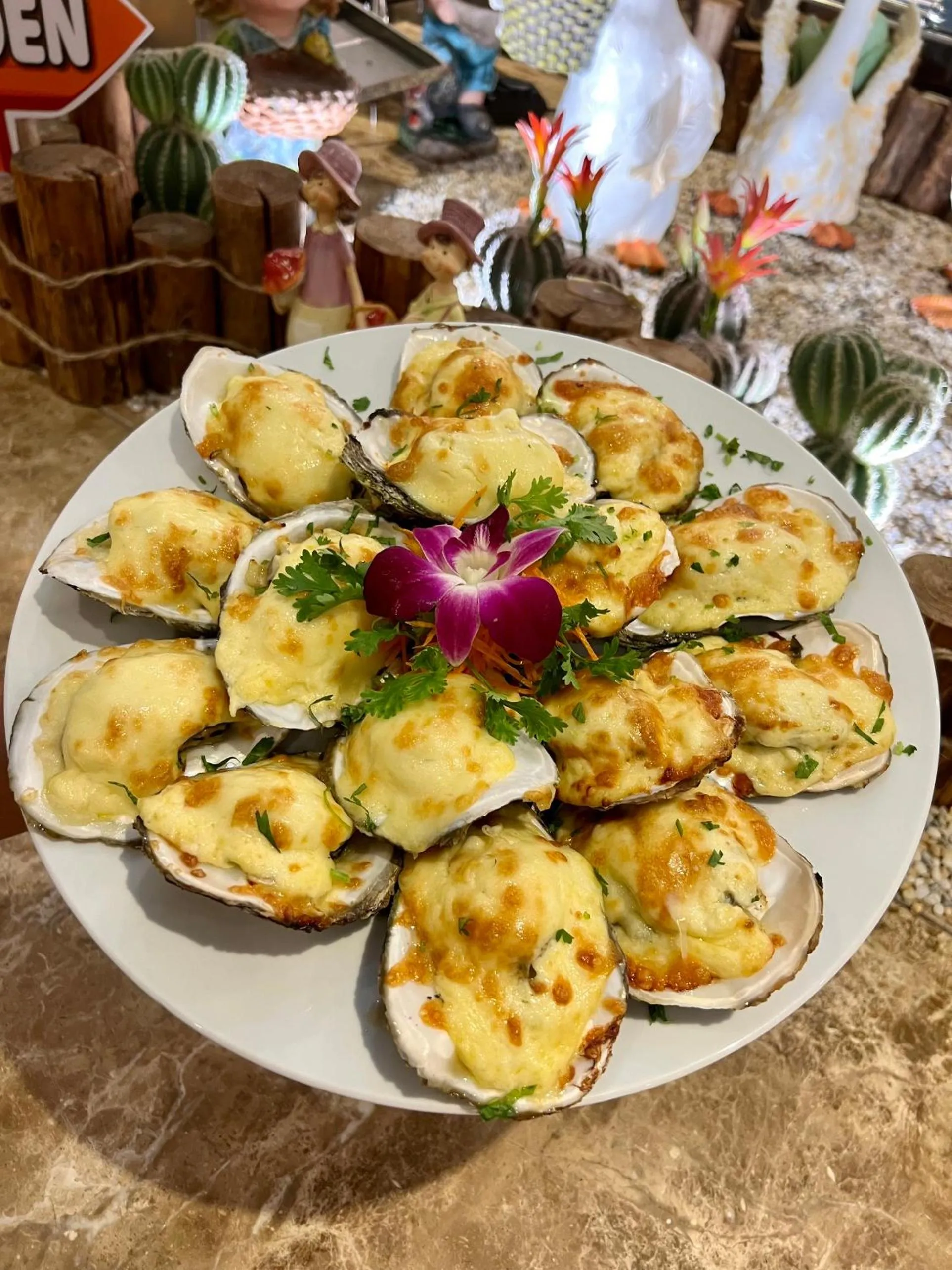 Restaurant/places to eat in Thuy Van Hotel