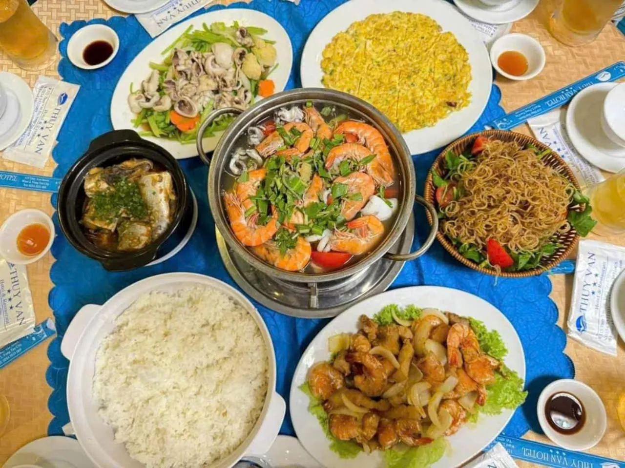 Restaurant/places to eat in Thuy Van Hotel