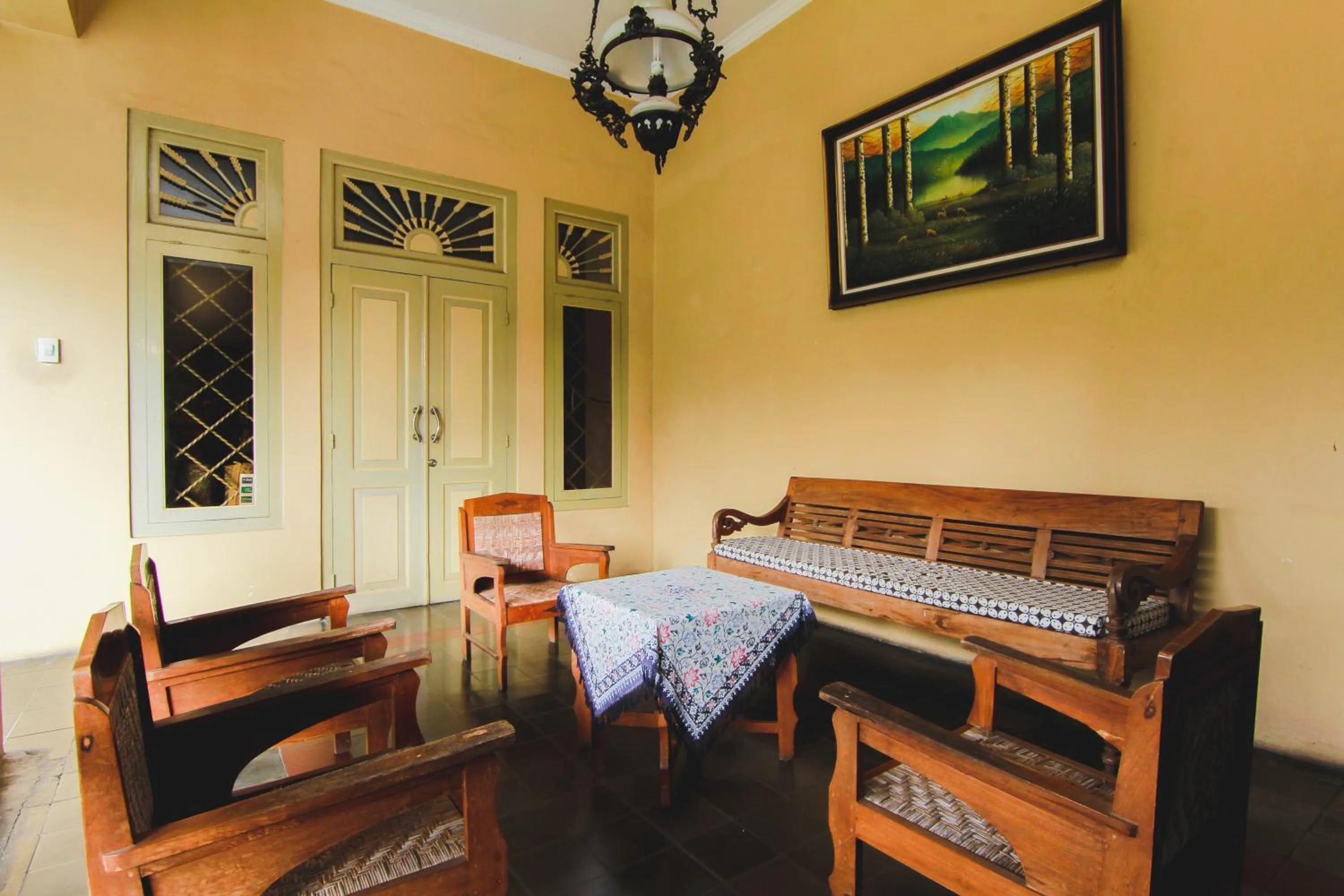 Balcony/Terrace in Griya Batik Giri Sekar Homestay