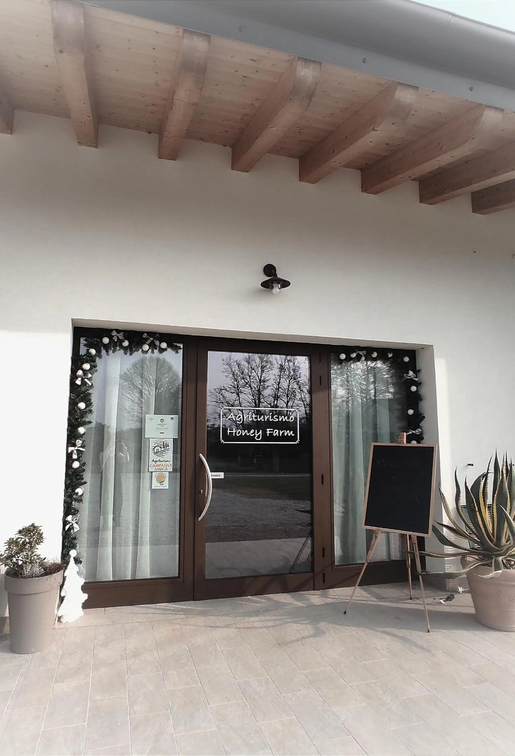 Restaurant/places to eat in Agriturismo Honey Farm