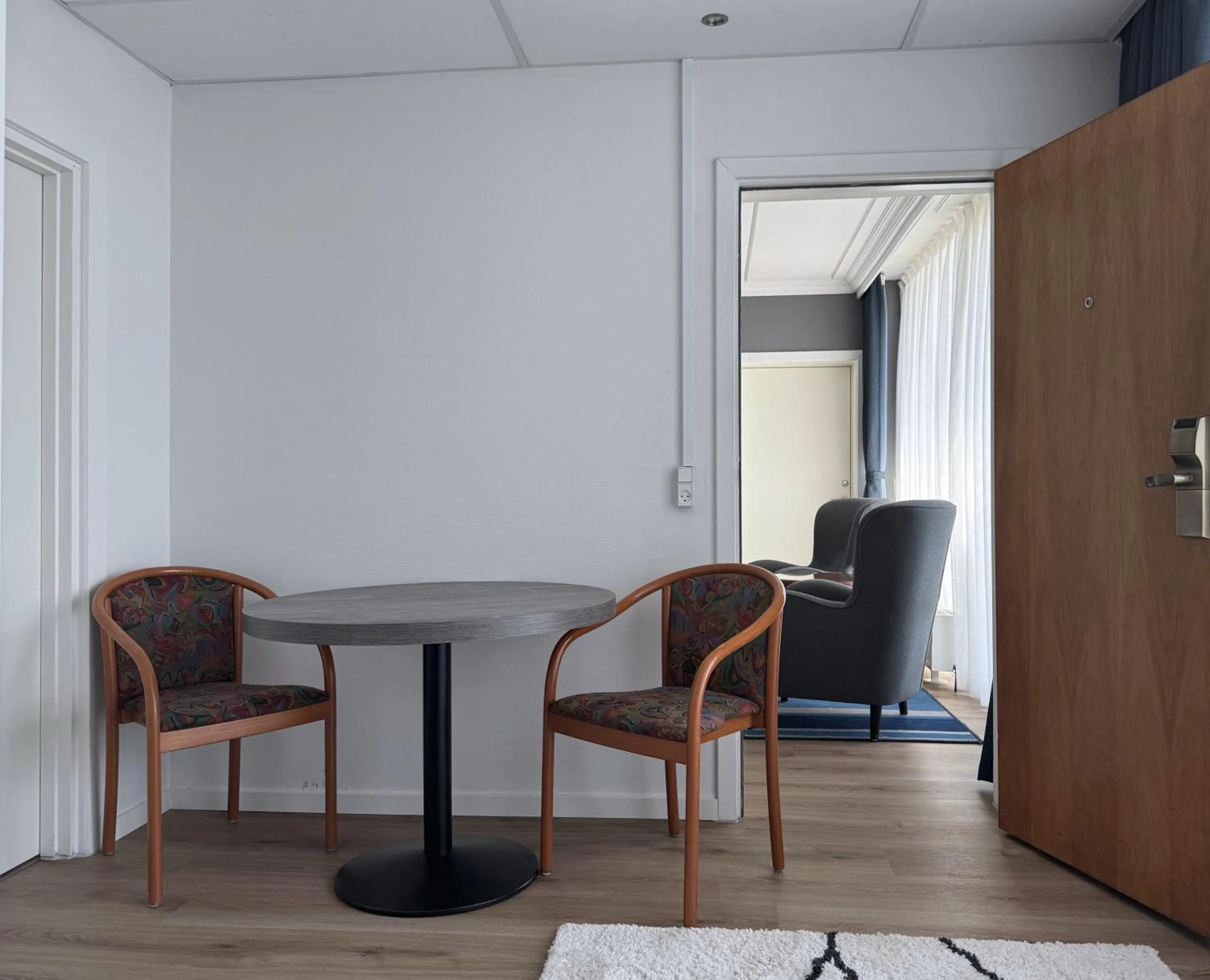 Seating area in Helnan Marselis Hotel