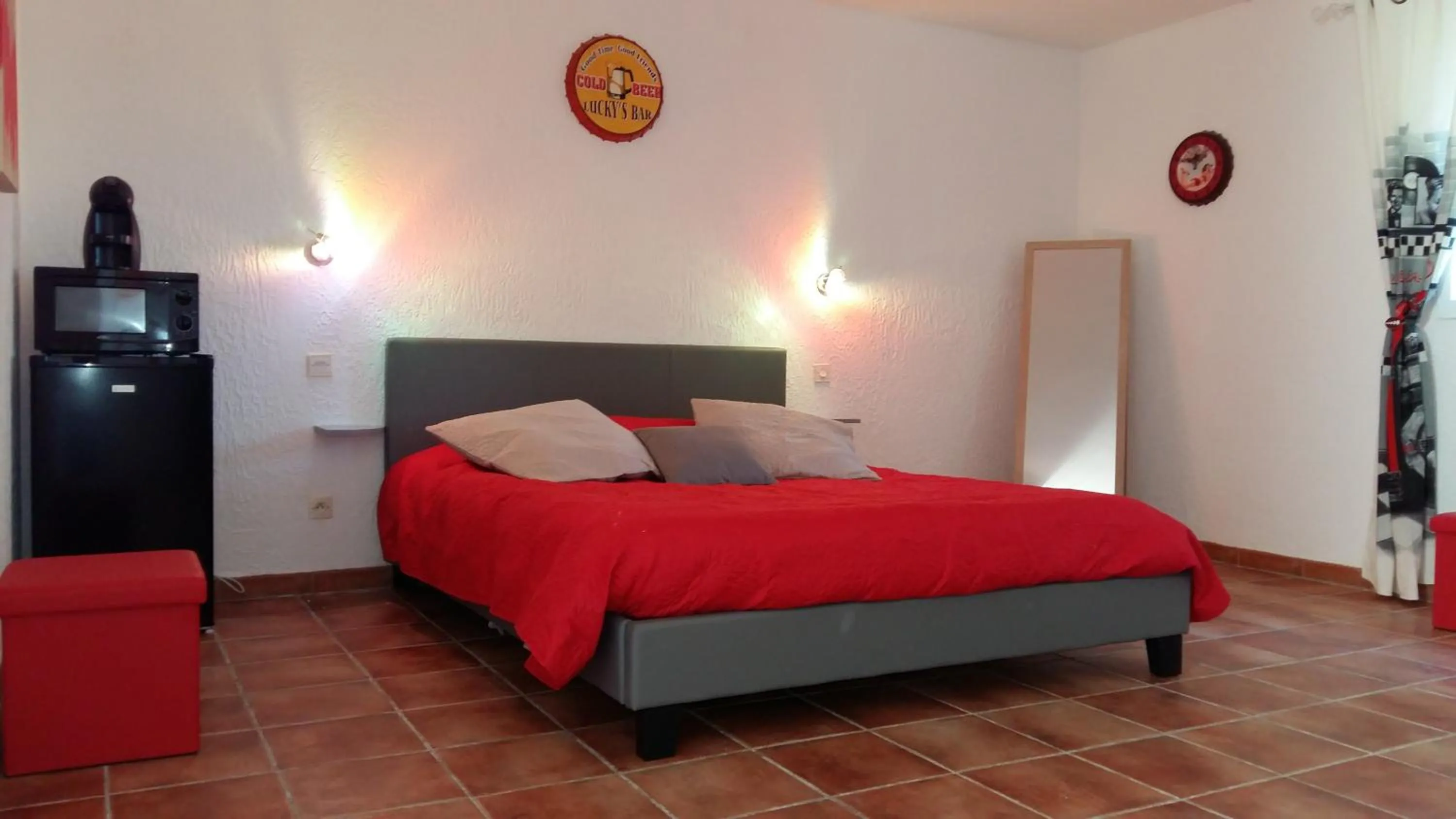 Photo of the whole room, Bed in Es Aqui