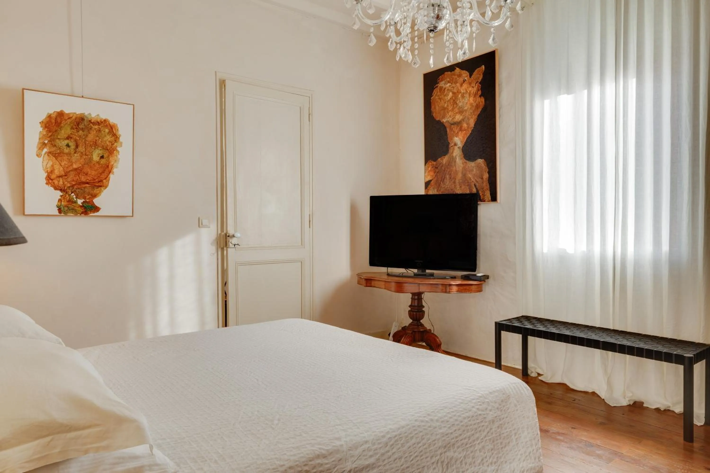 Property building, Bed in Suite dans une échoppe