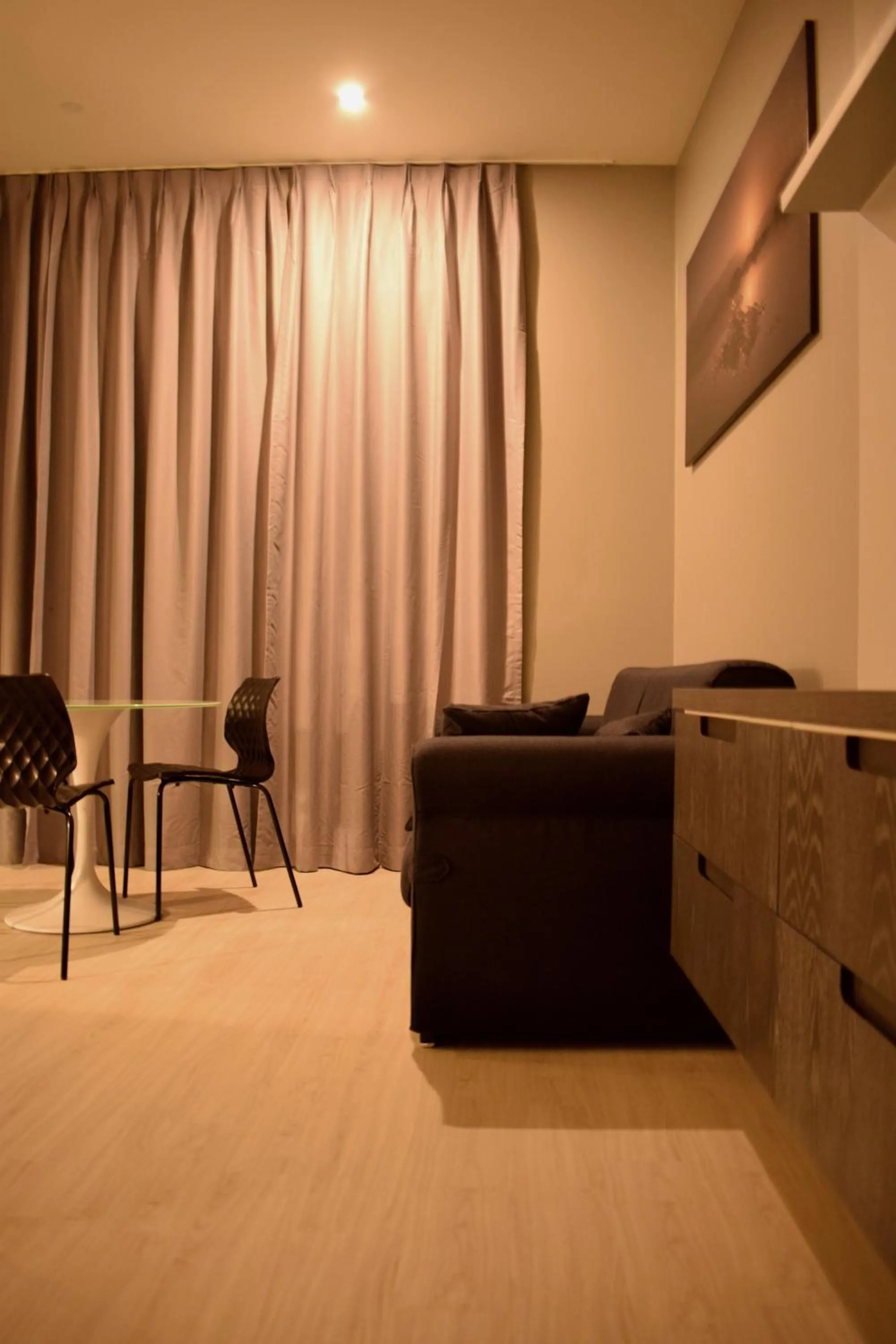 Living room in Black Beach Suites