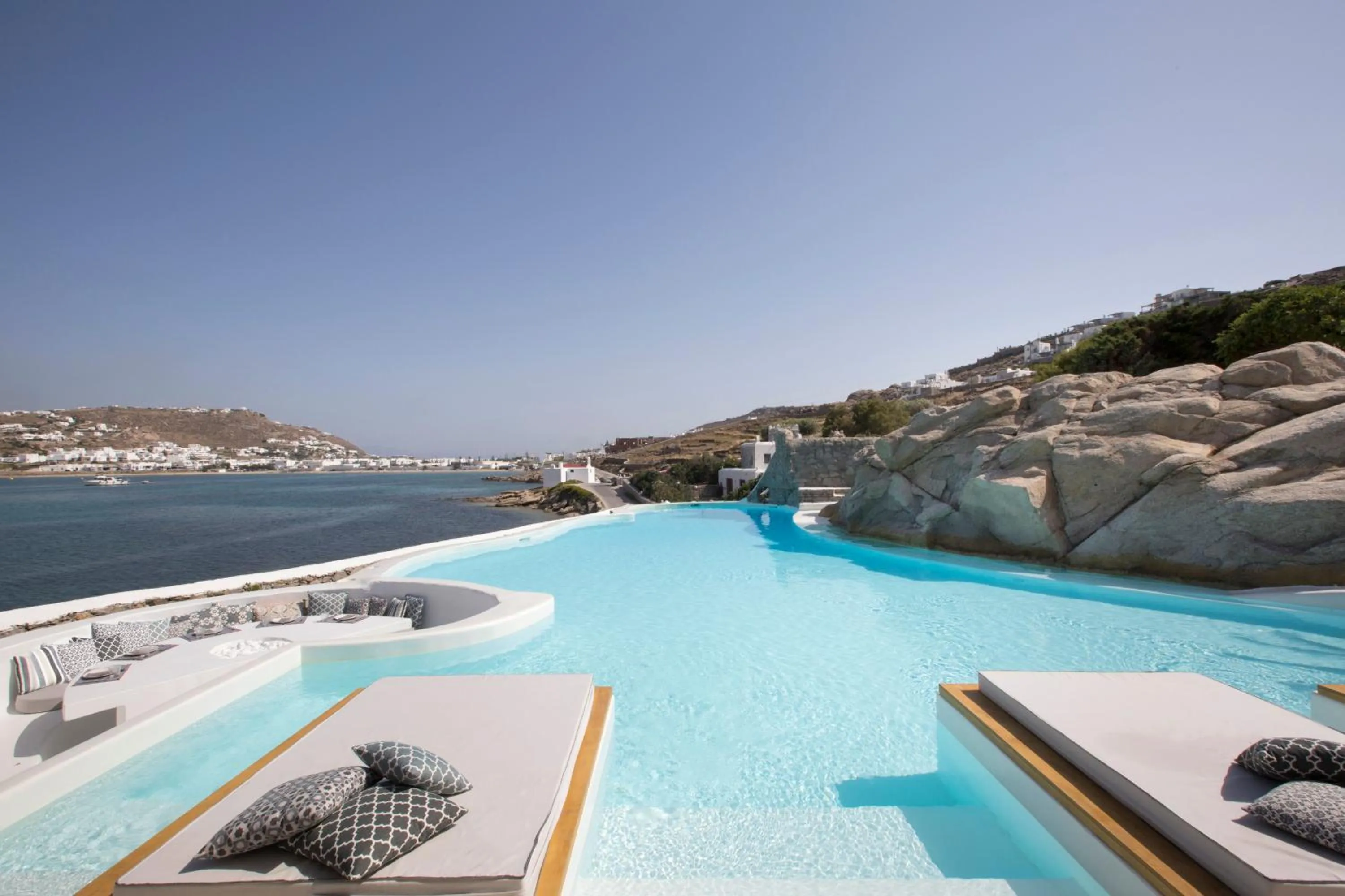 Dreambox Mykonos Suites and Mini Villas