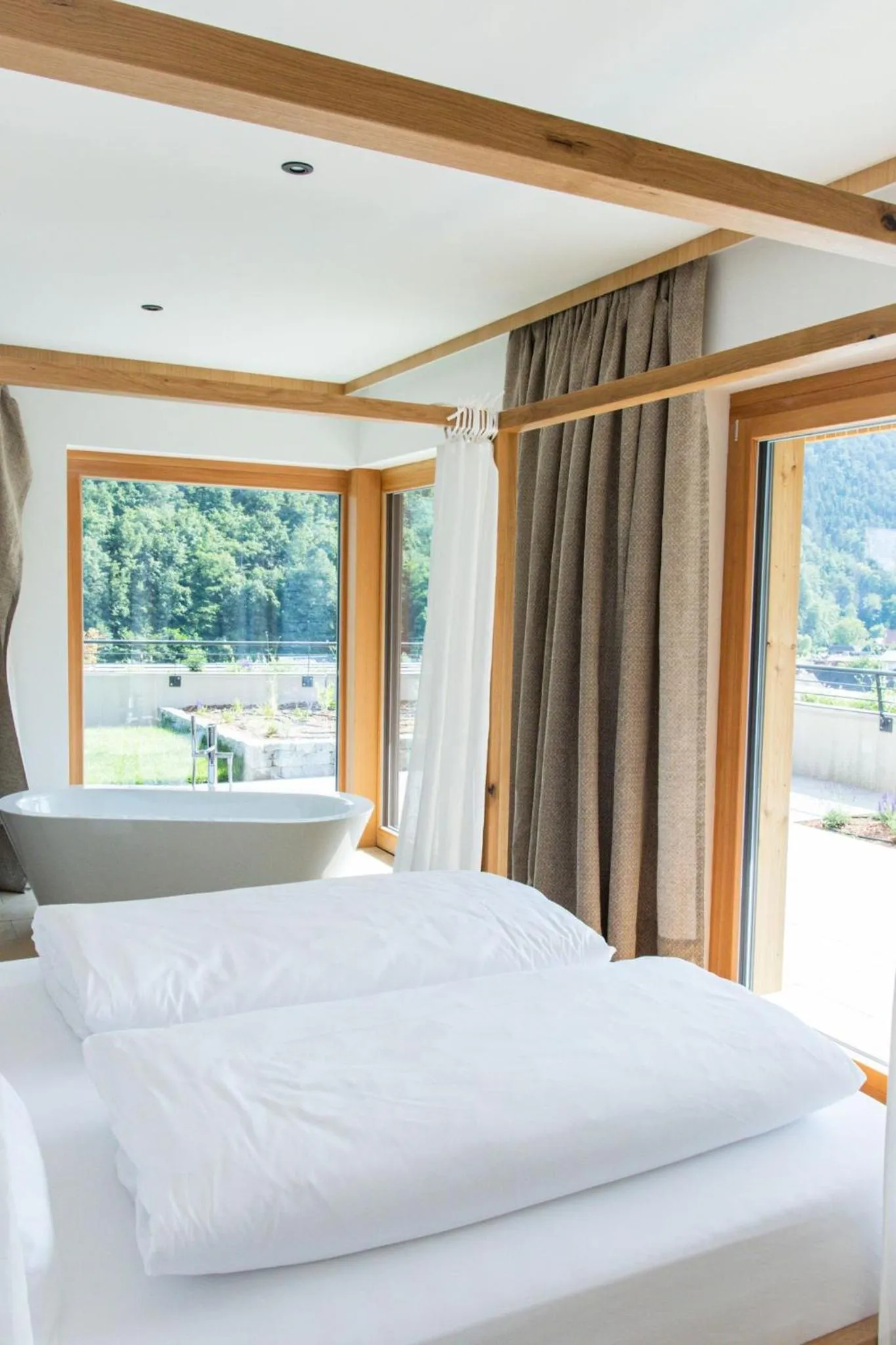 Photo of the whole room, Bed in Weinhaus Nigl - Hotel, Restaurant und Spa