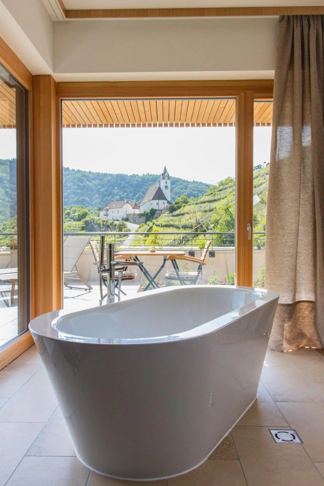 Bath in Weinhaus Nigl - Hotel, Restaurant und Spa
