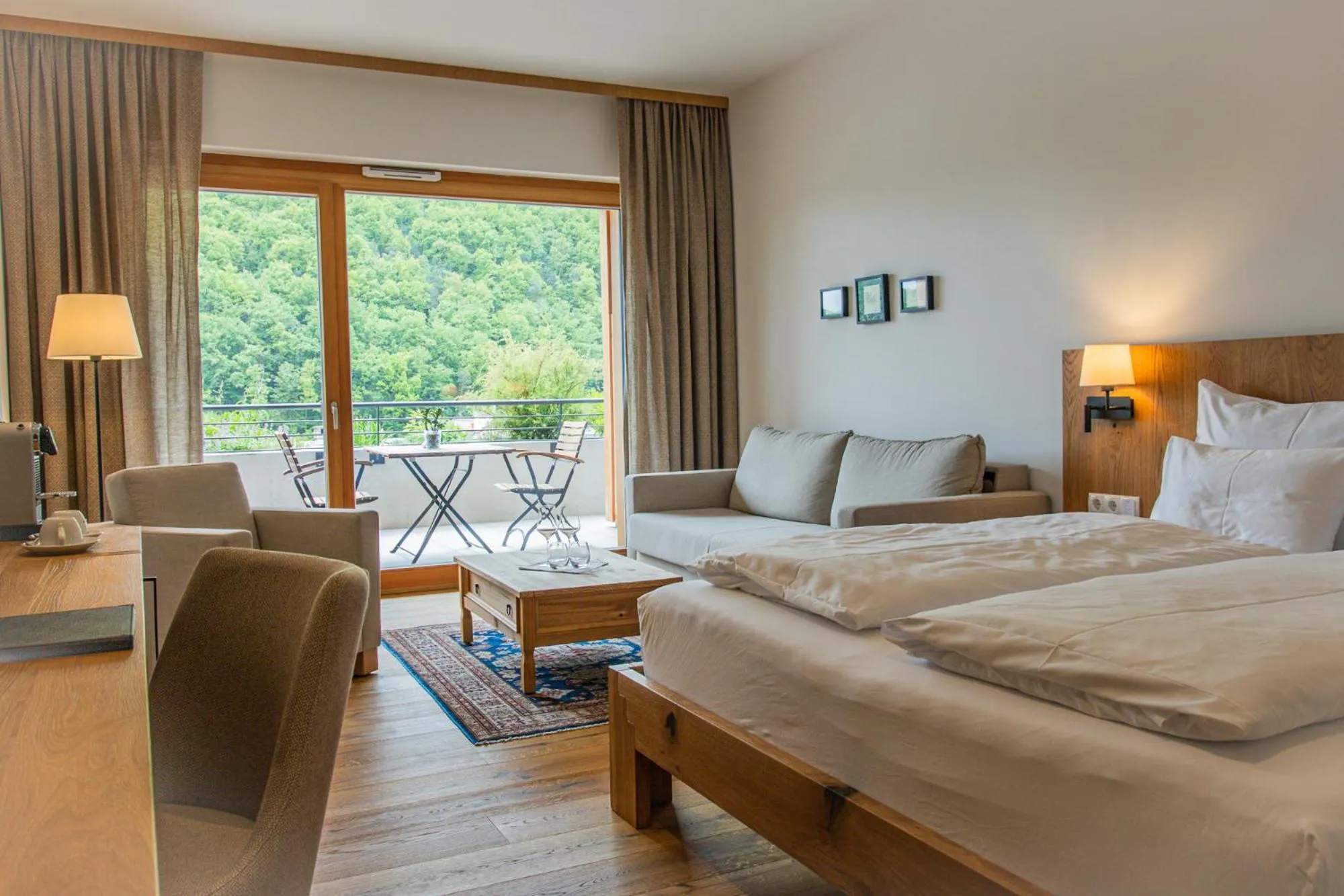 Bed in Weinhaus Nigl - Hotel, Restaurant und Spa