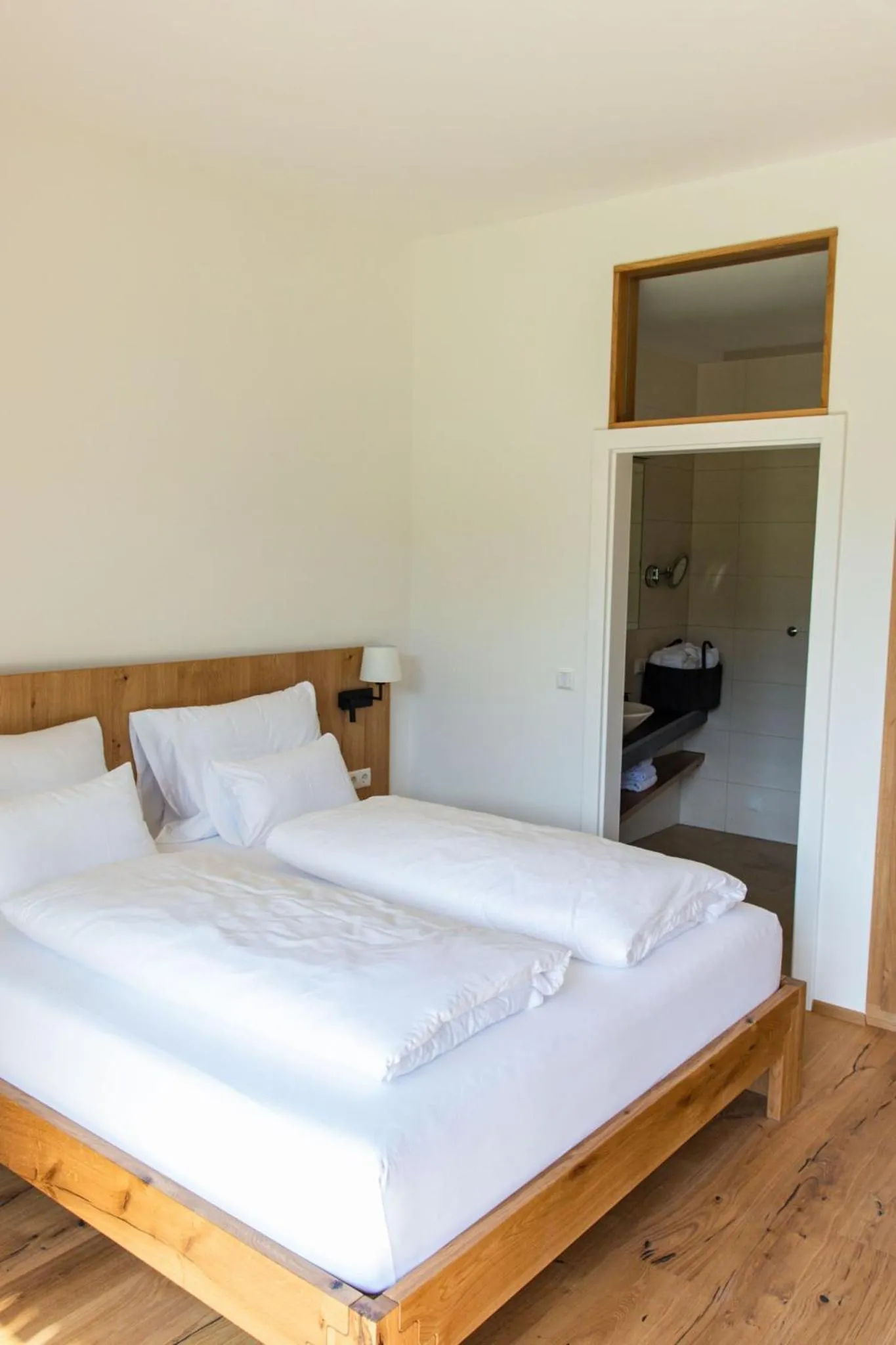 Bed in Weinhaus Nigl - Hotel, Restaurant und Spa