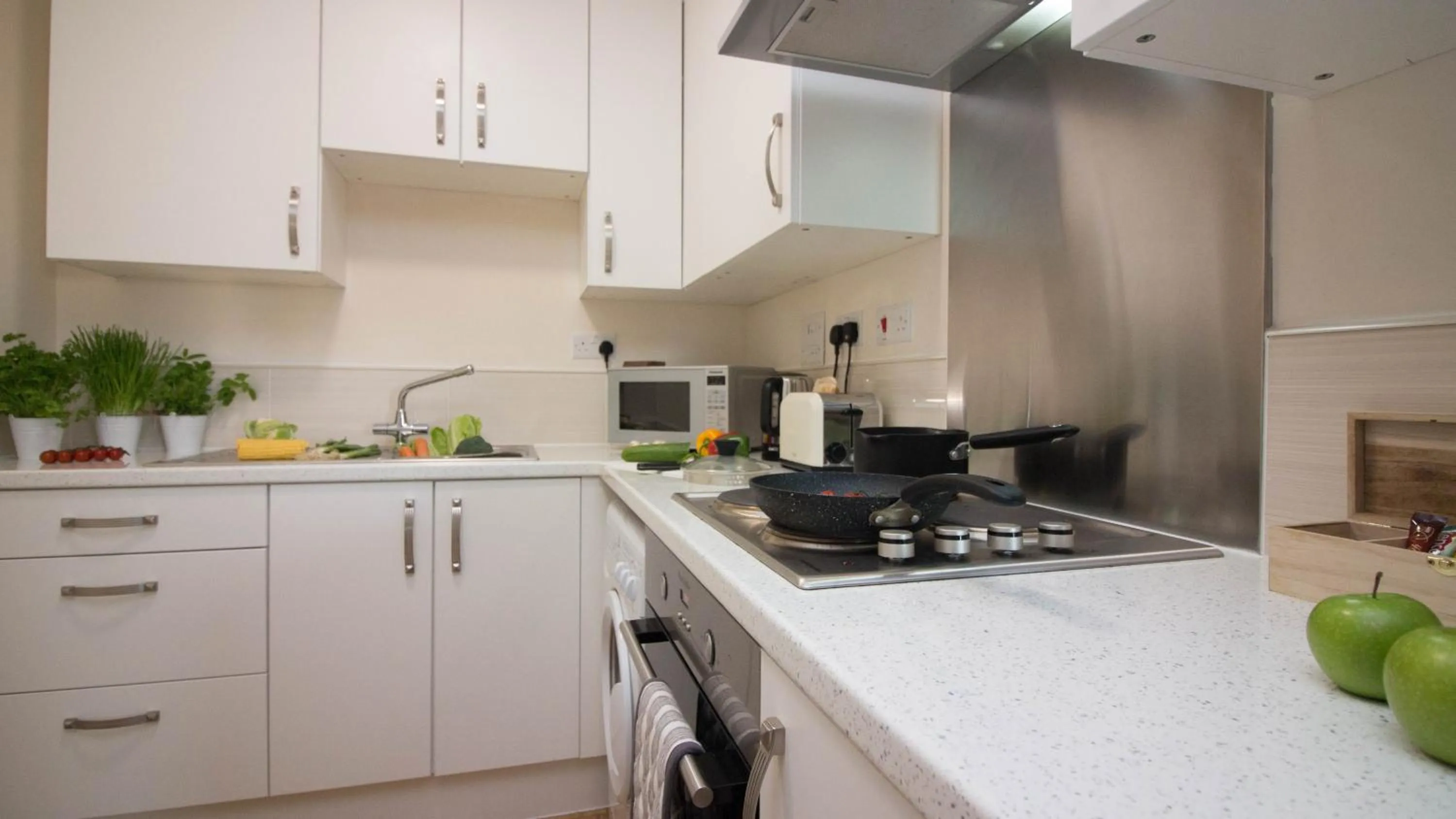 Other in Castle Point Apartments Southampton Premier Lodge