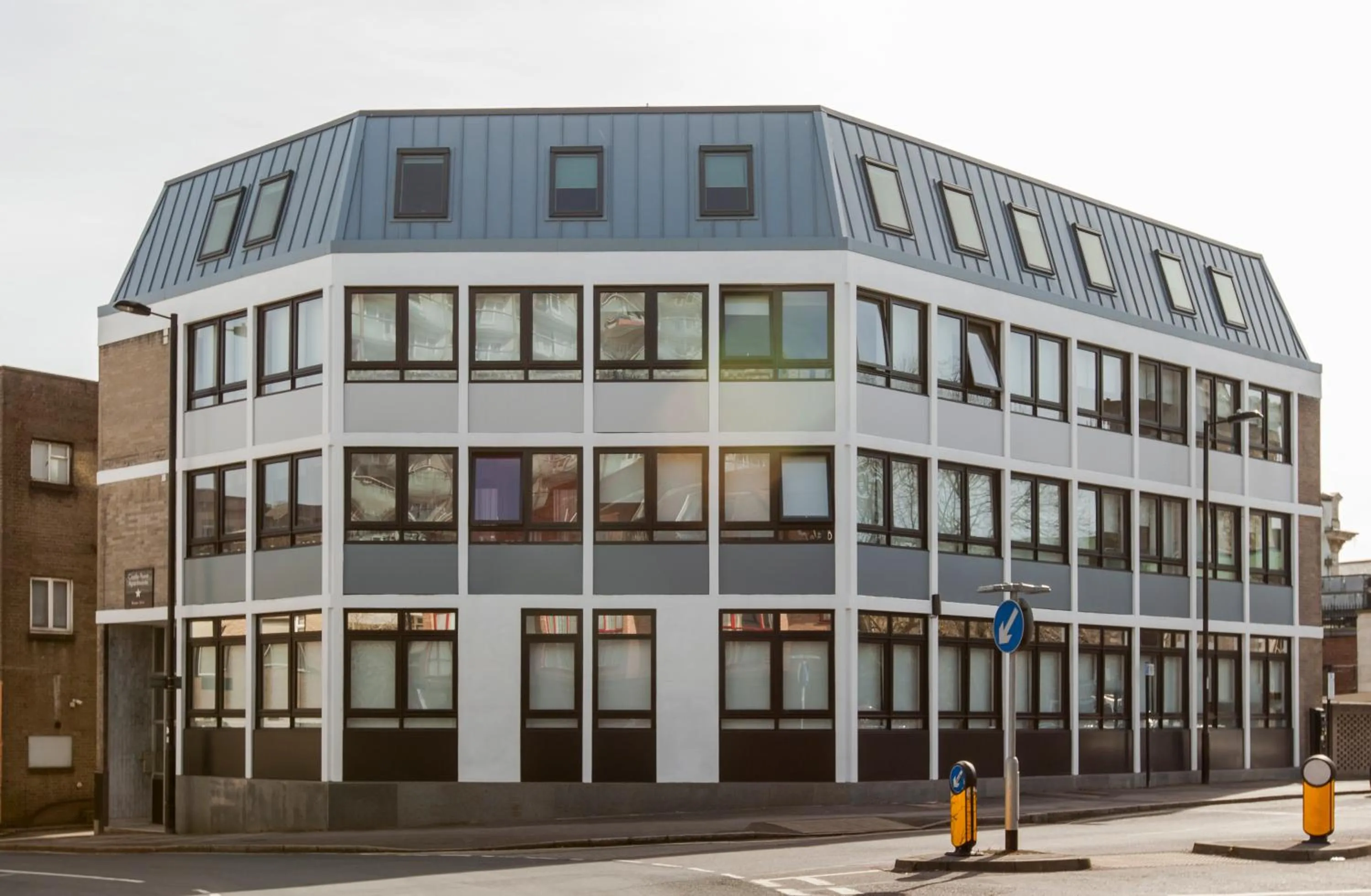 Property building in Castle Point Apartments Southampton Premier Lodge