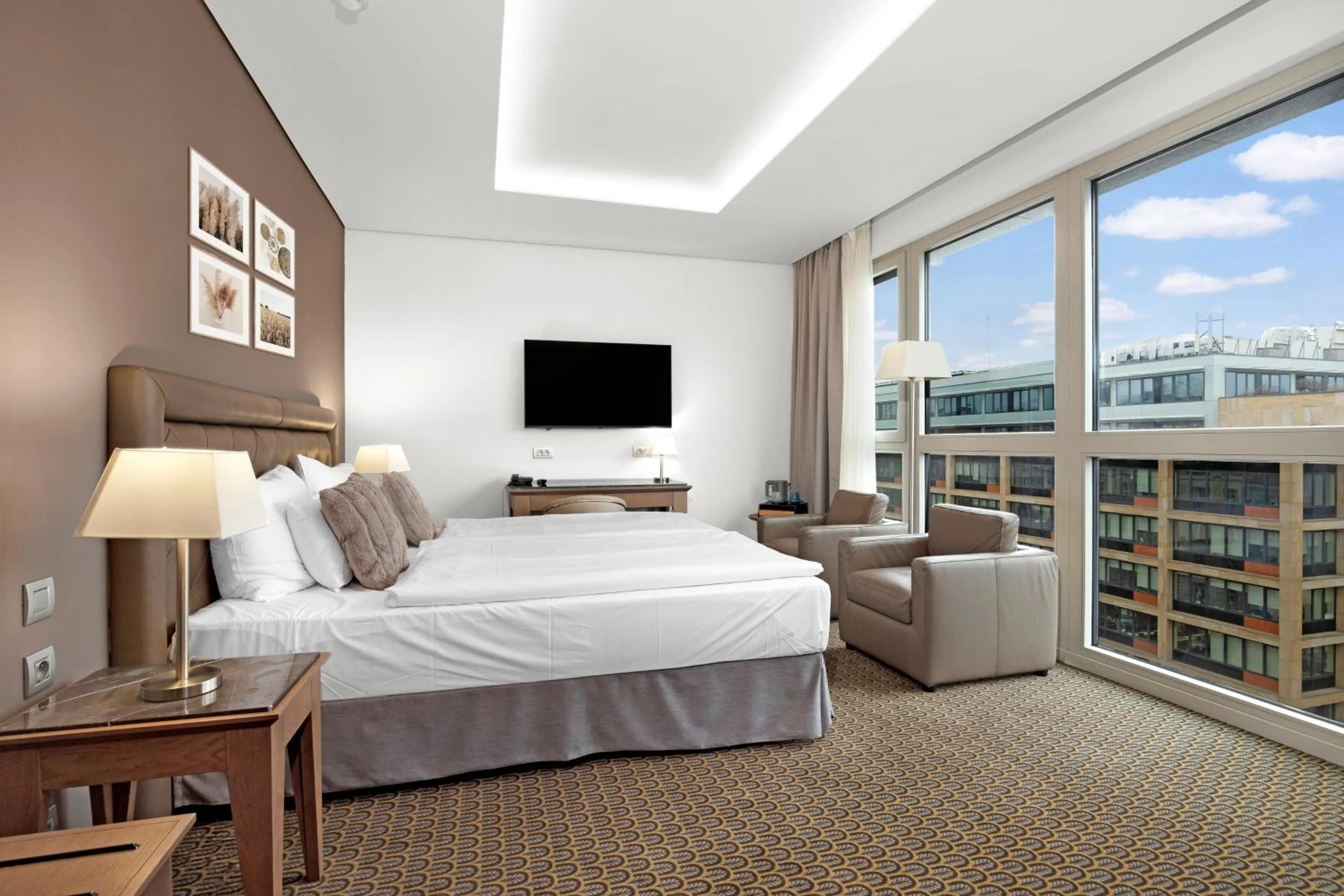 Bed in Hotel Royal Prague