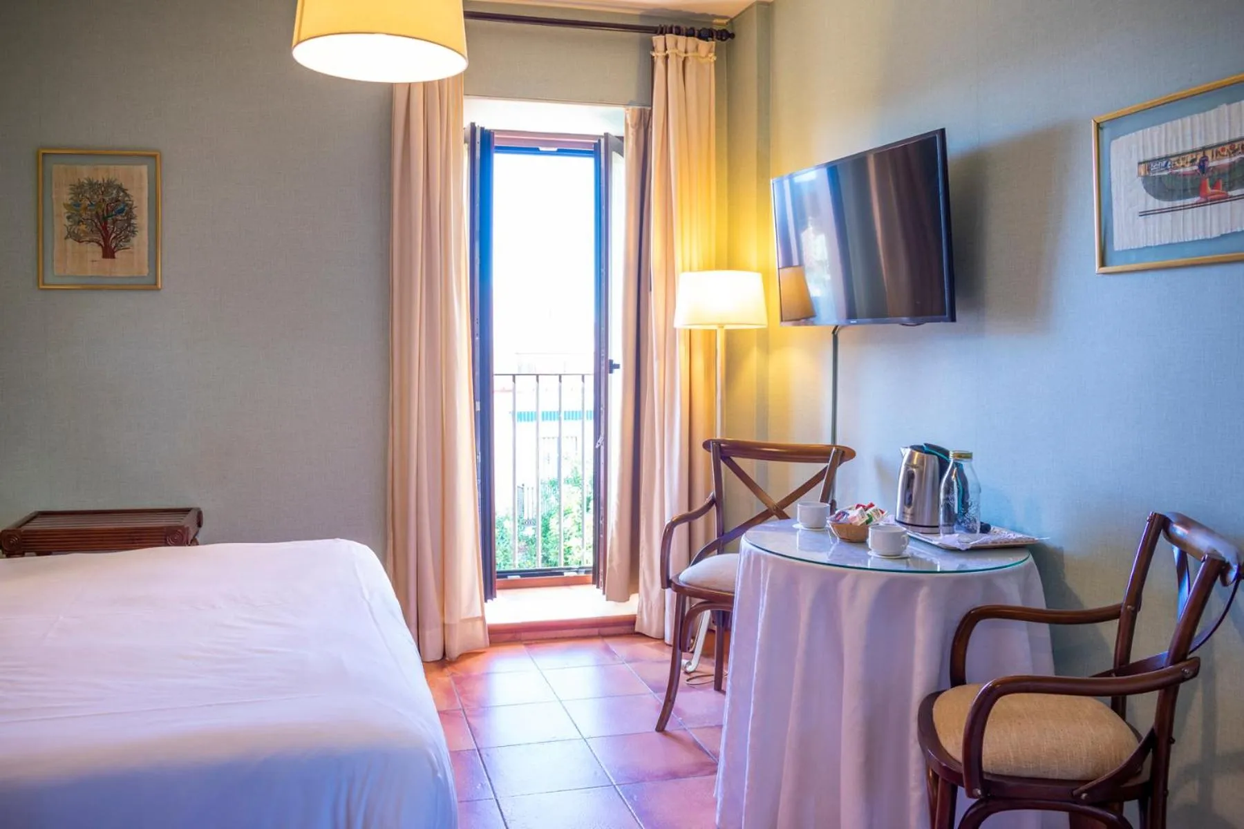 Seating area, Bed in Hotel Veracruz