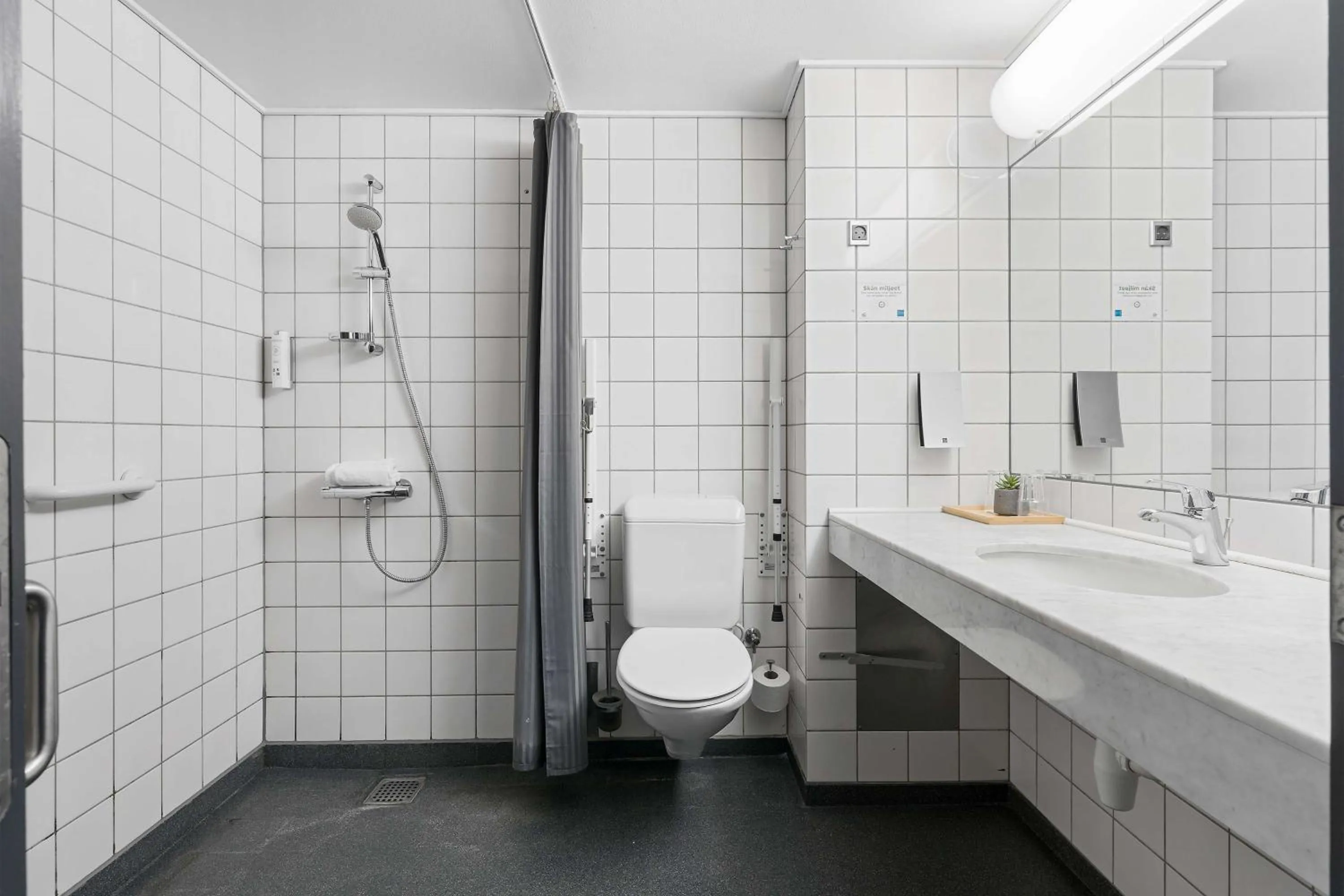 Bathroom in Best Western Plus Hotel Odense