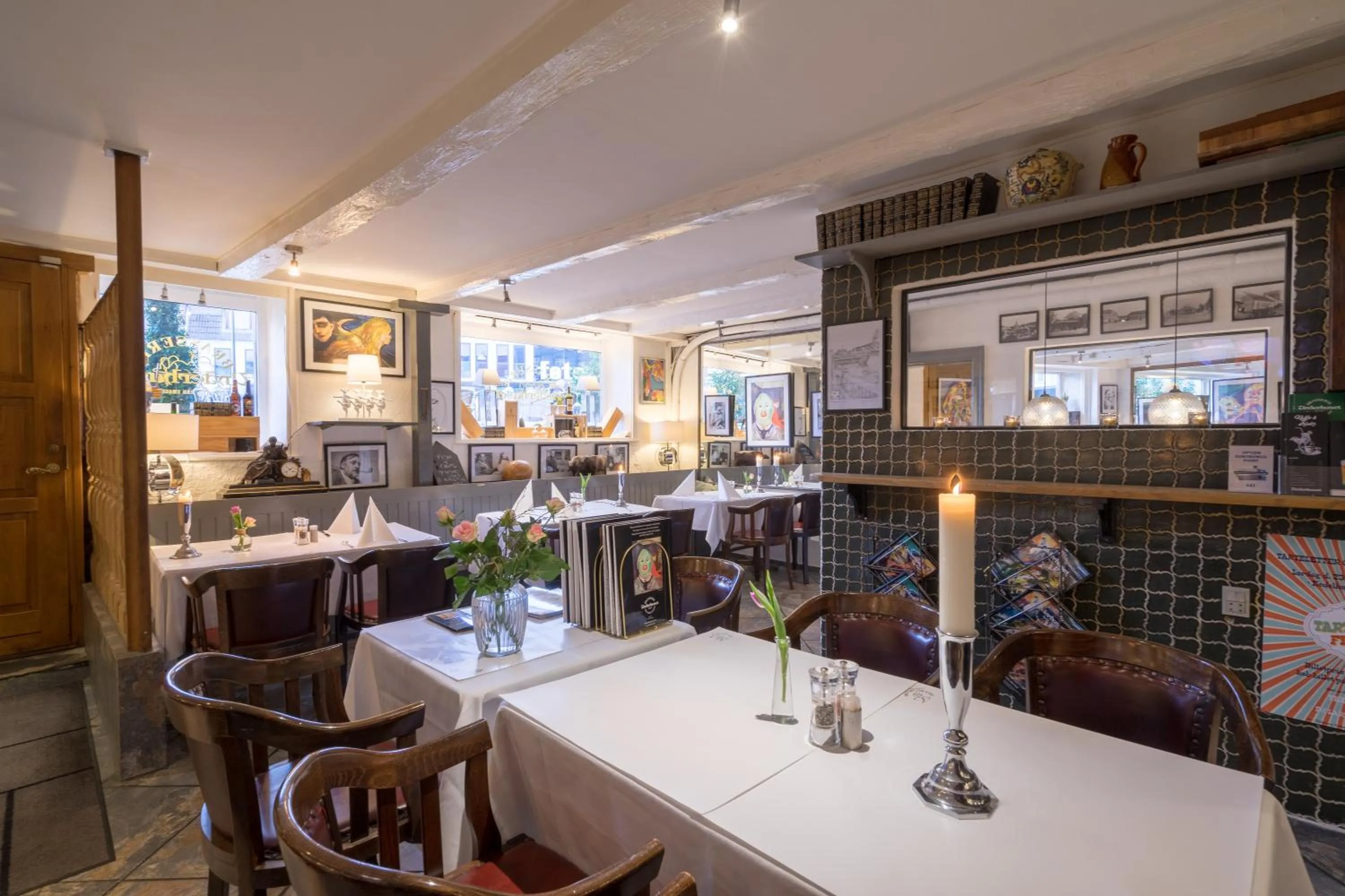 Restaurant/places to eat in Hotel Dania