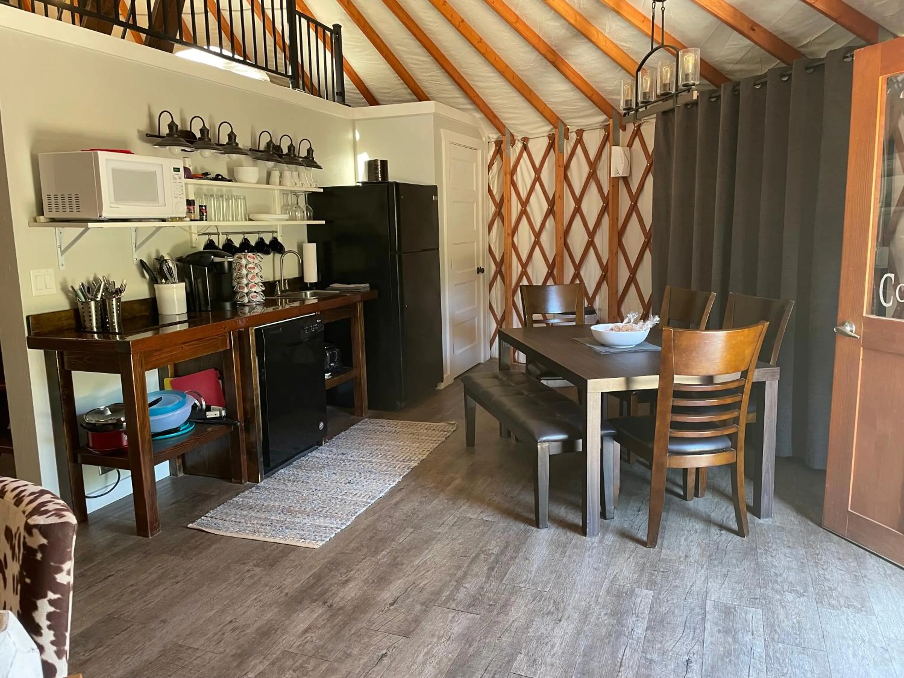 Coffee/tea facilities in Escalante Yurts - Luxury Lodging