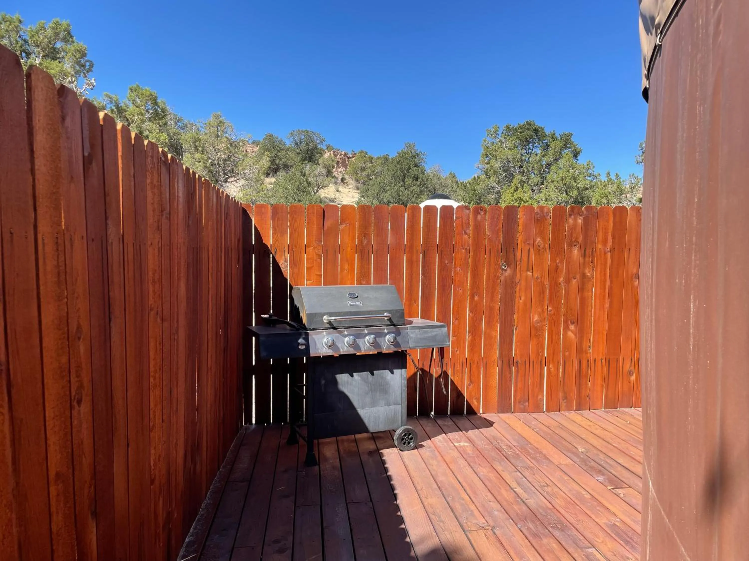 BBQ facilities in Escalante Yurts - Luxury Lodging