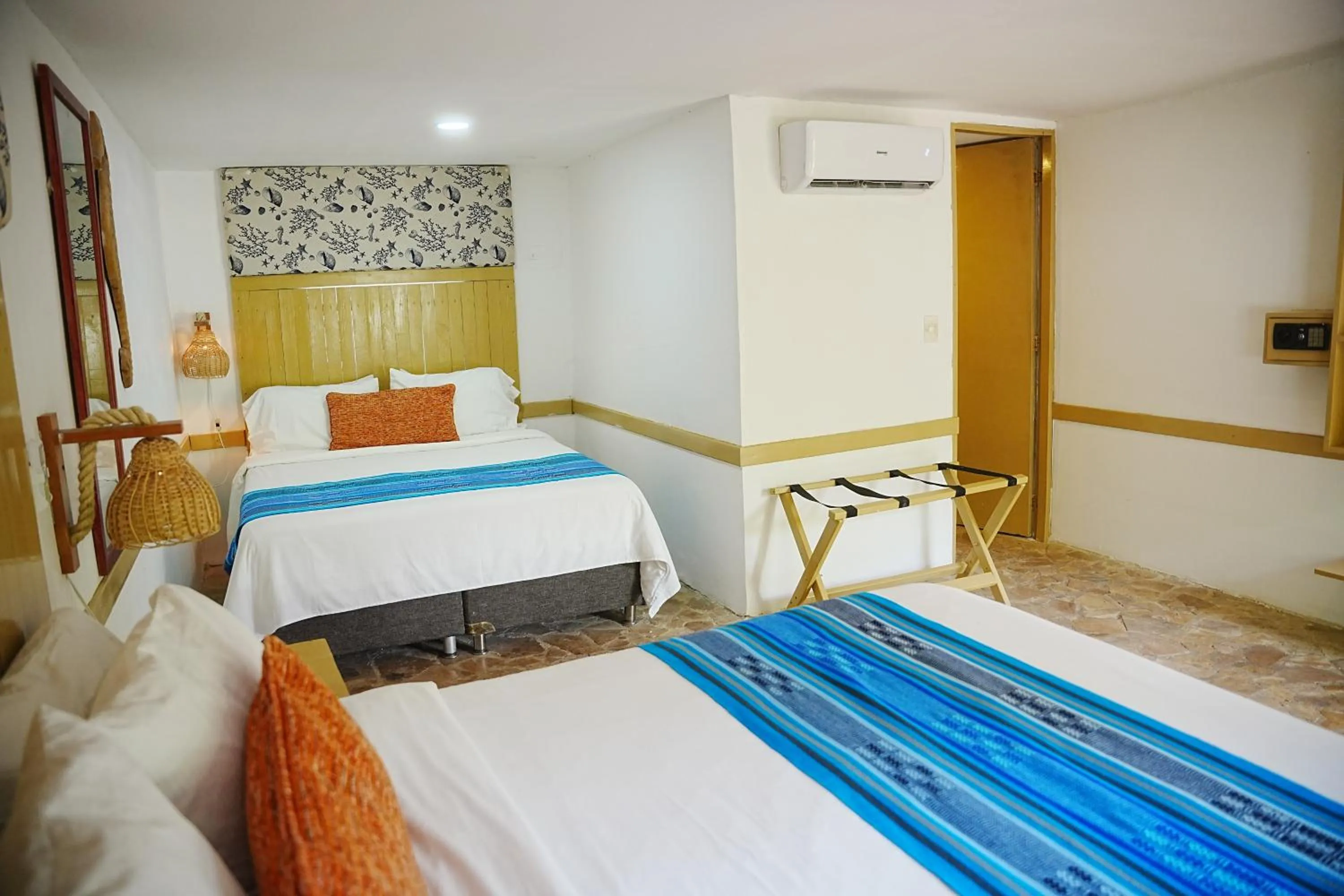 Photo of the whole room, Bed in Hotel Isla Real