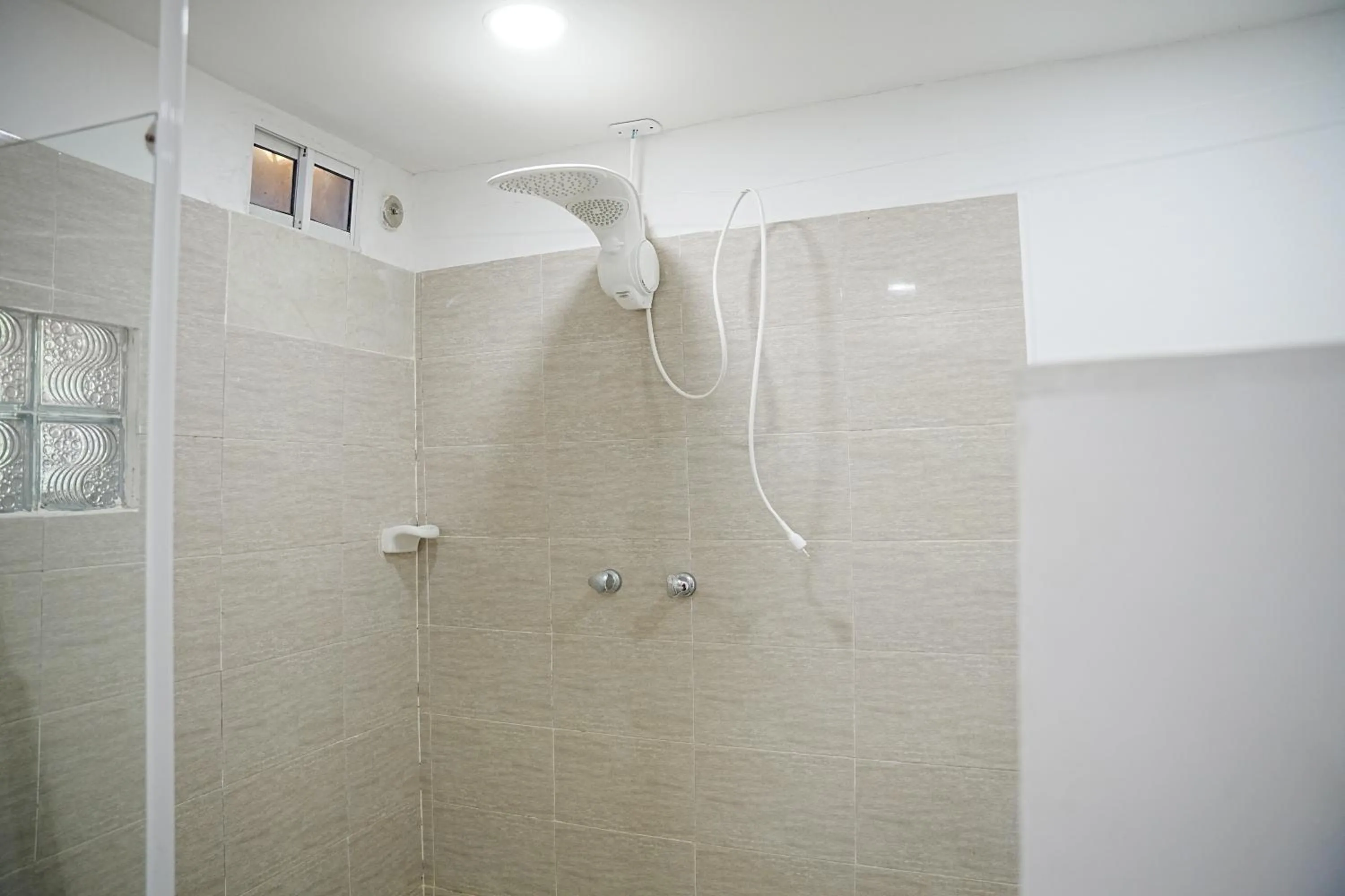 Shower in Hotel Isla Real