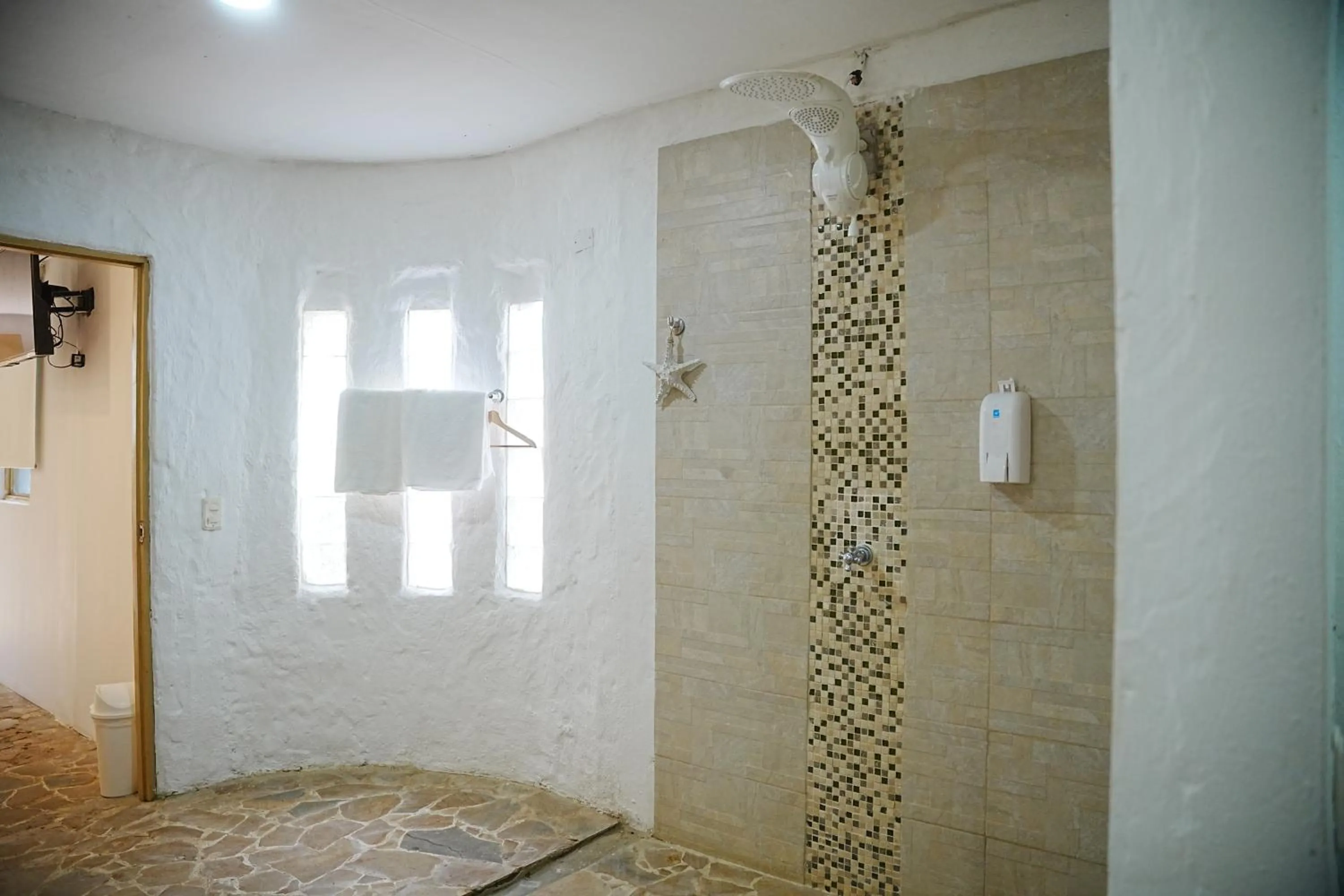 Shower in Hotel Isla Real