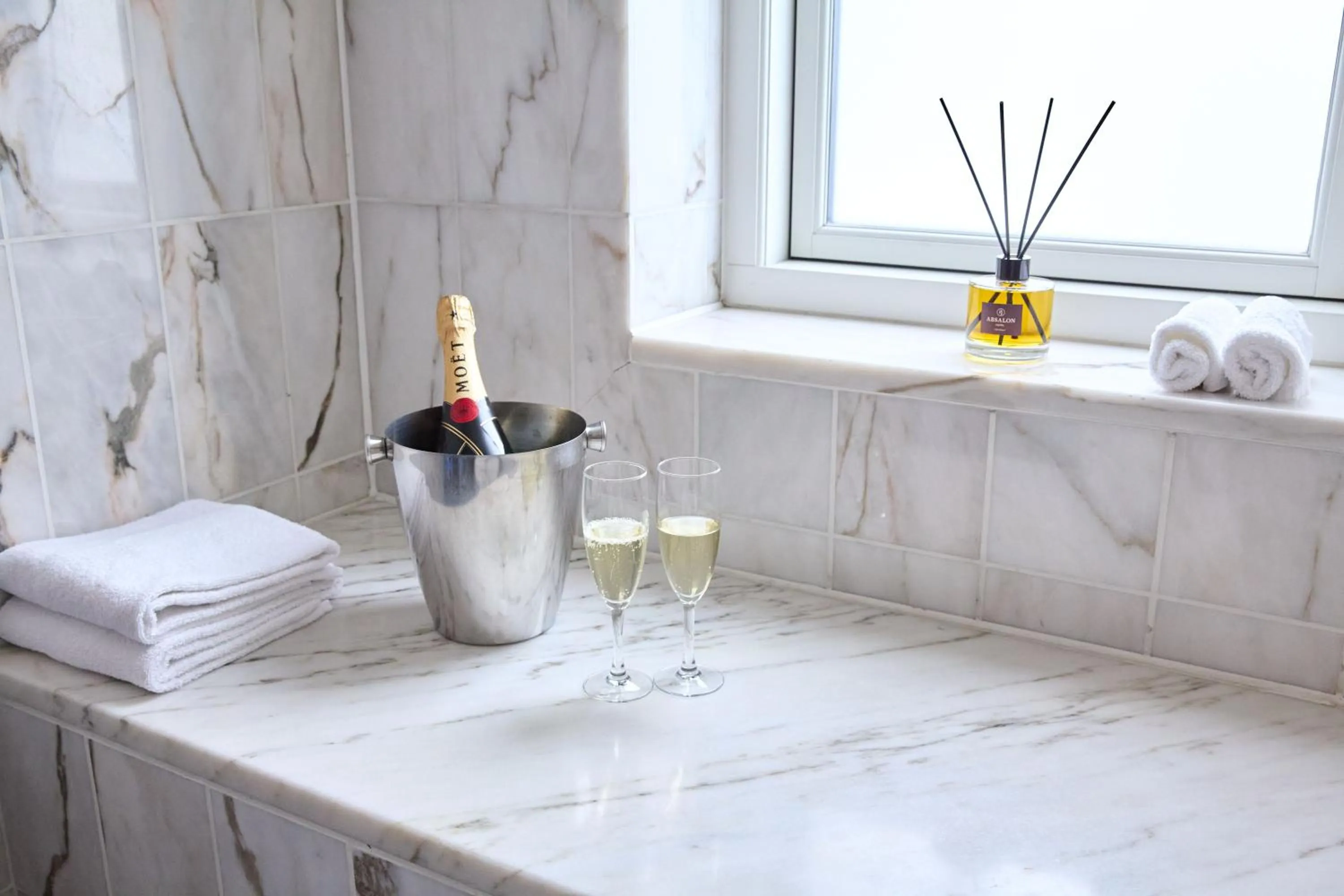 Bathroom in Absalon Hotel