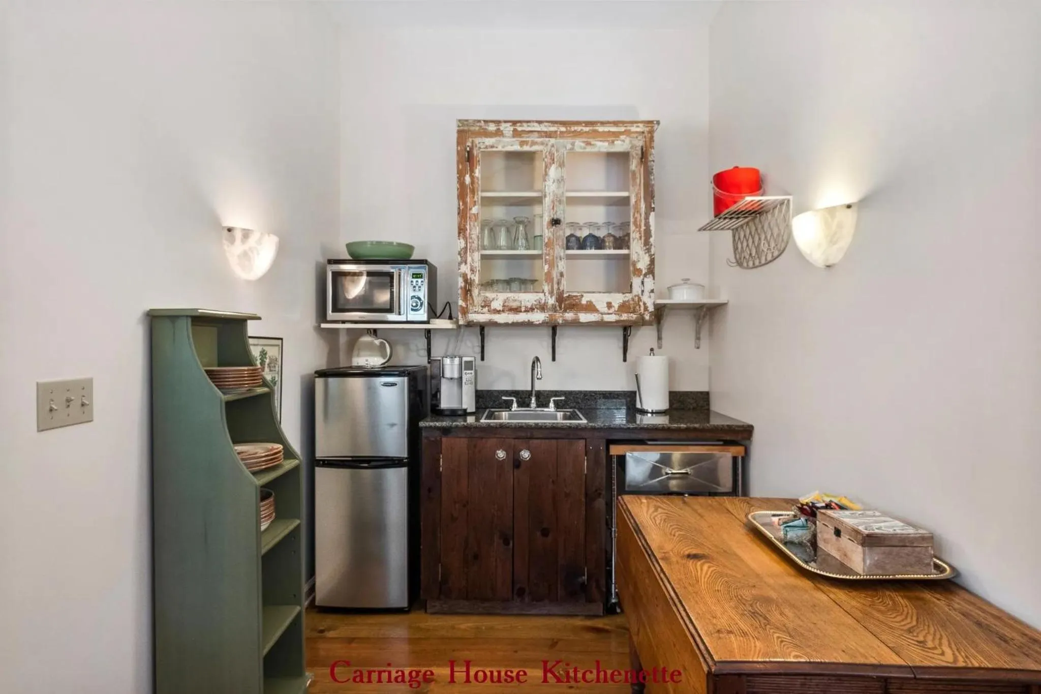 Communal kitchen in Wainwright Inn