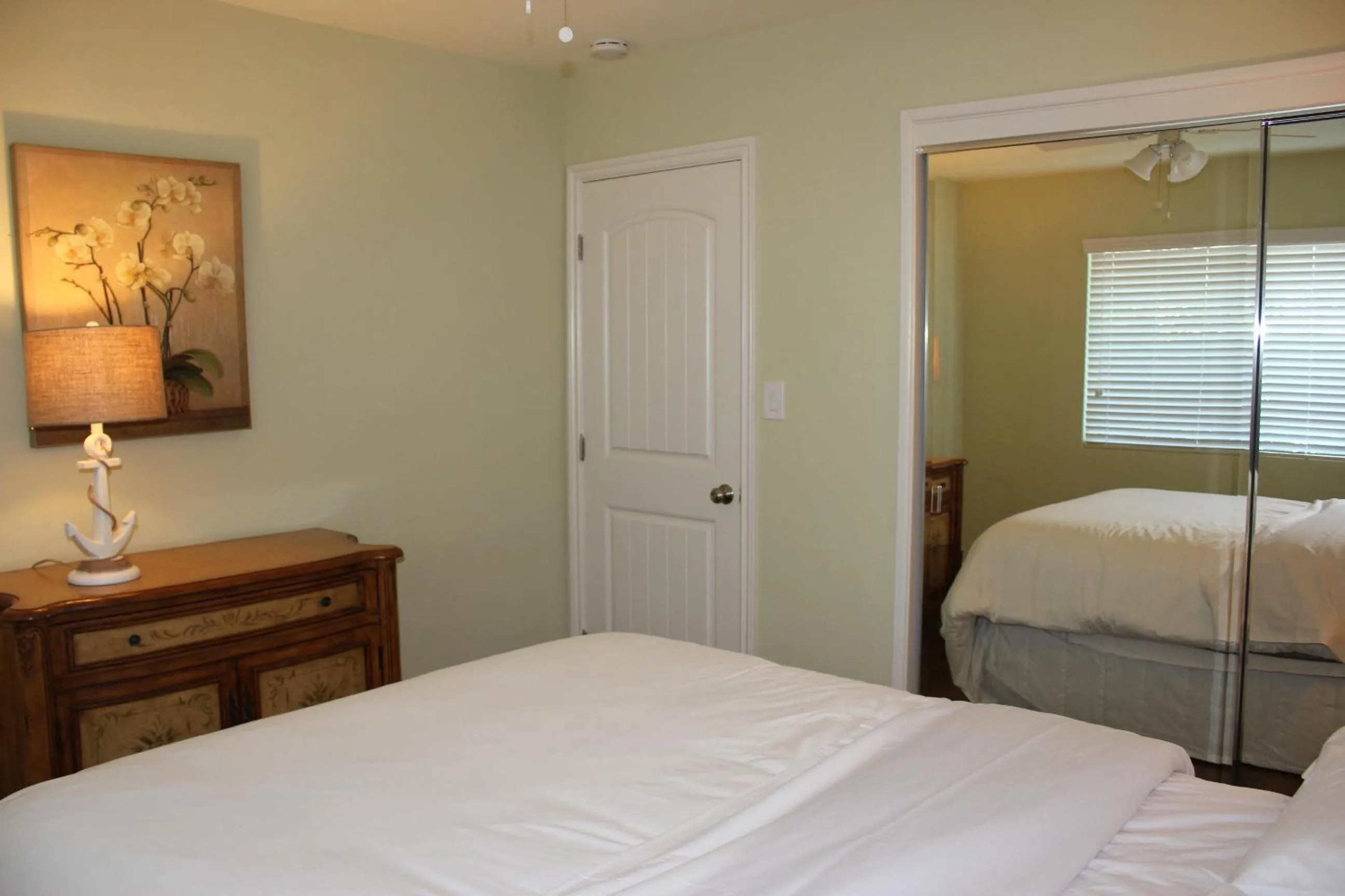 Bed in Seaside Village Carlsbad