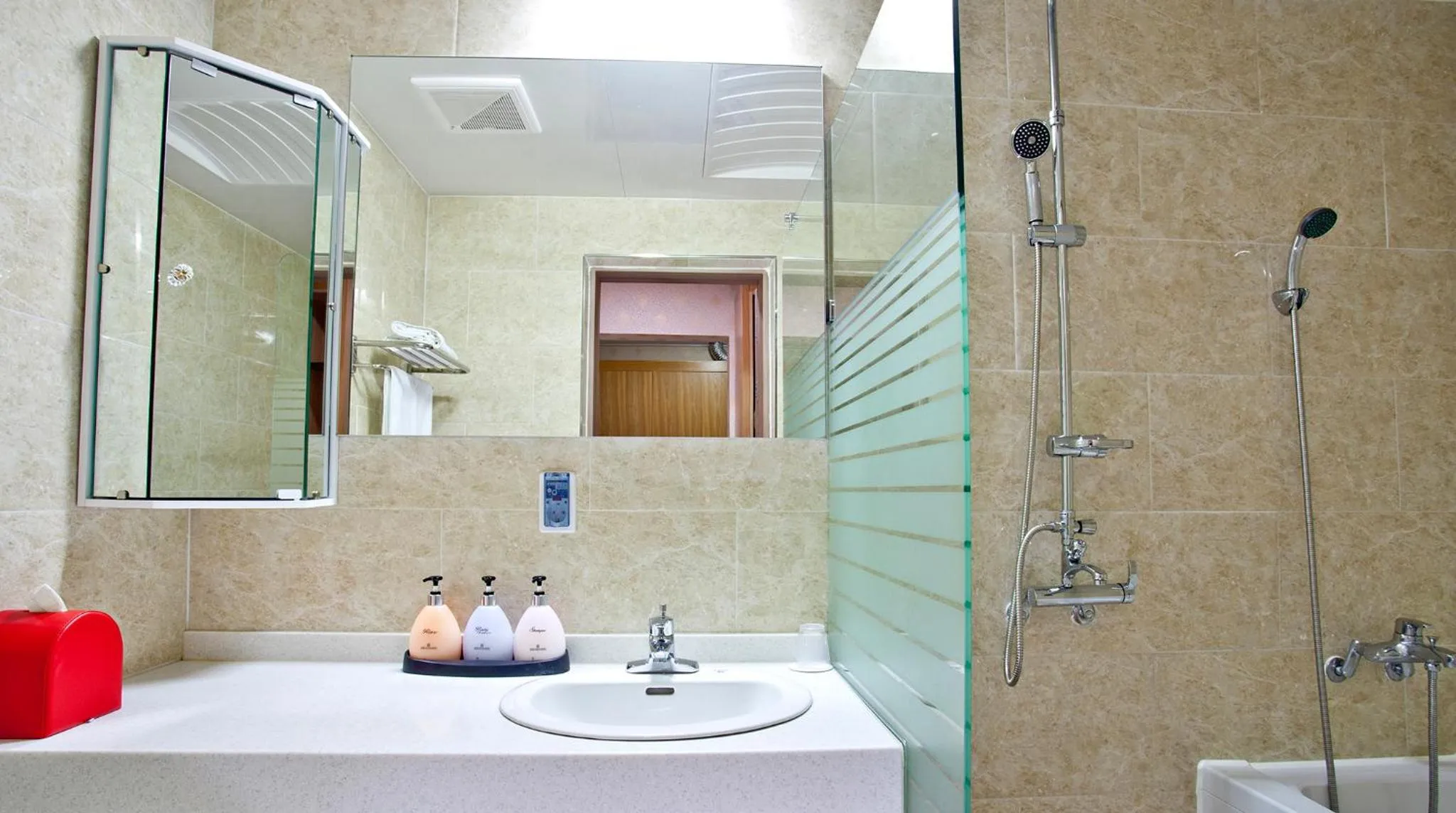 Bathroom in Geoje Ocean Hotel