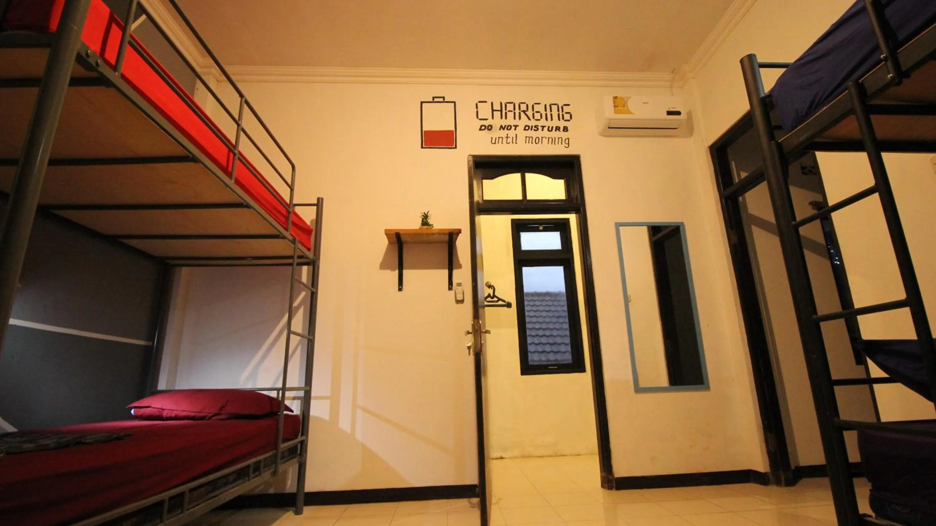 bunk bed in Hati Hati