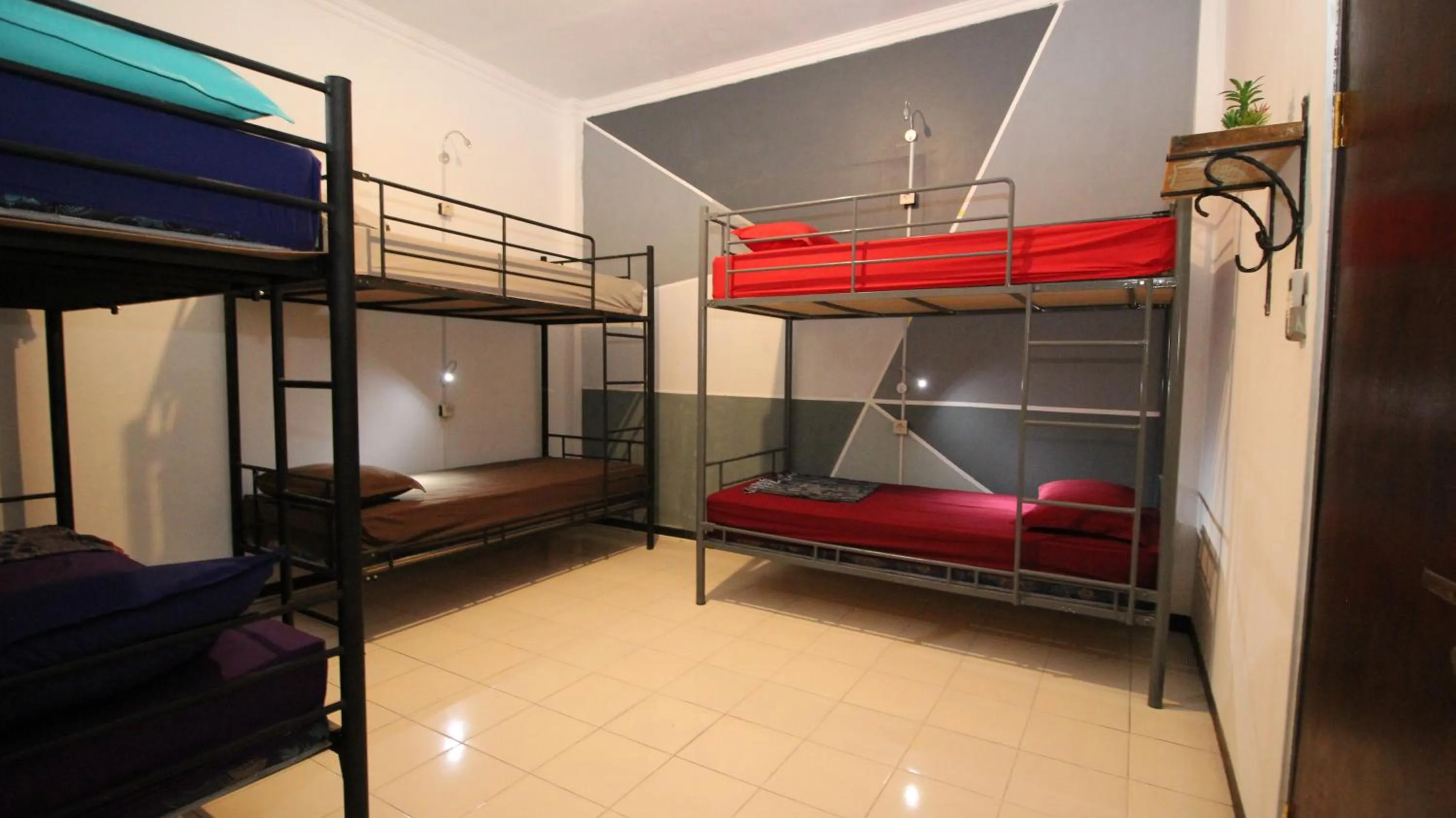 bunk bed in Hati Hati