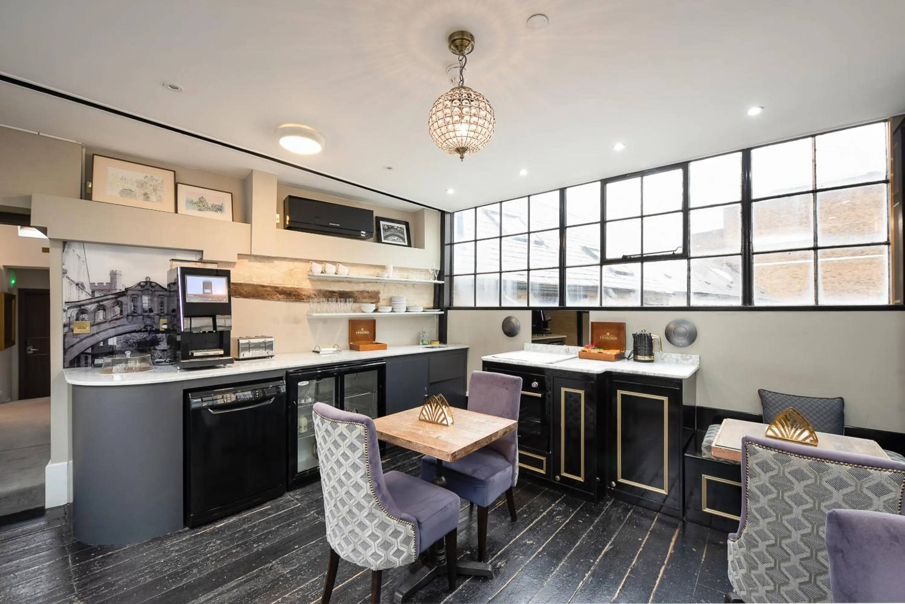Dining area in Museum Residence Oxford