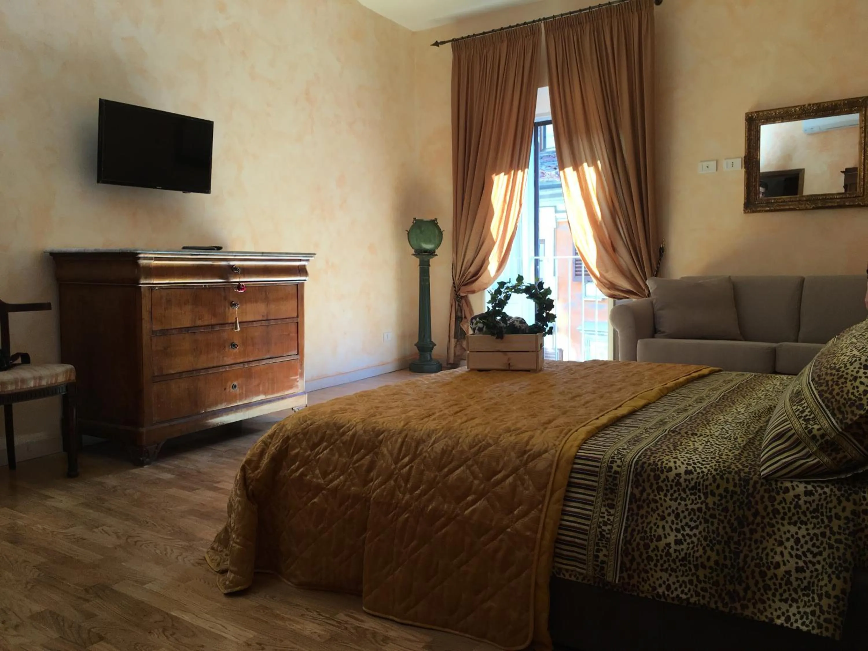 Bed in Pantheon Old Suite