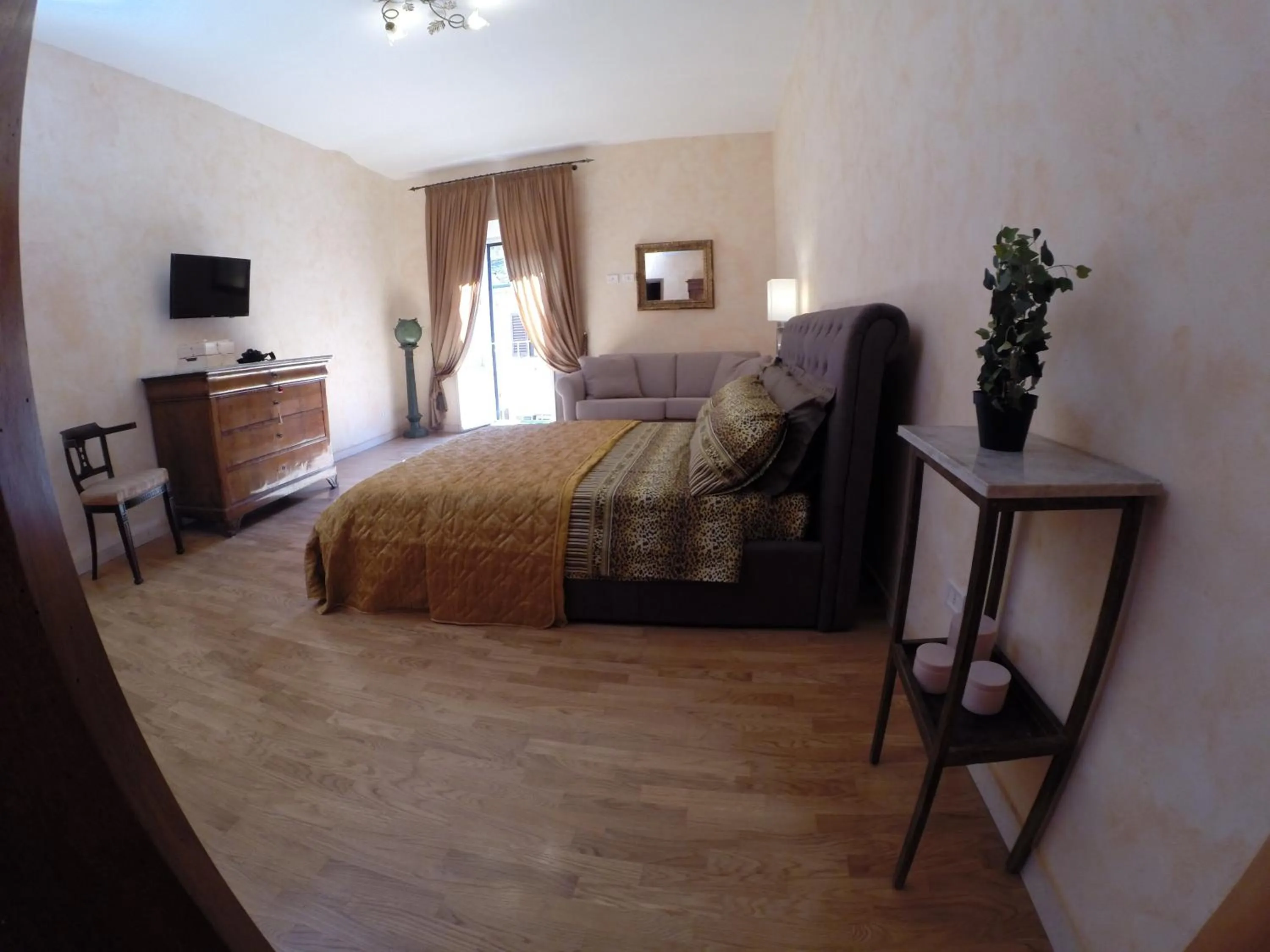 Bed in Pantheon Old Suite