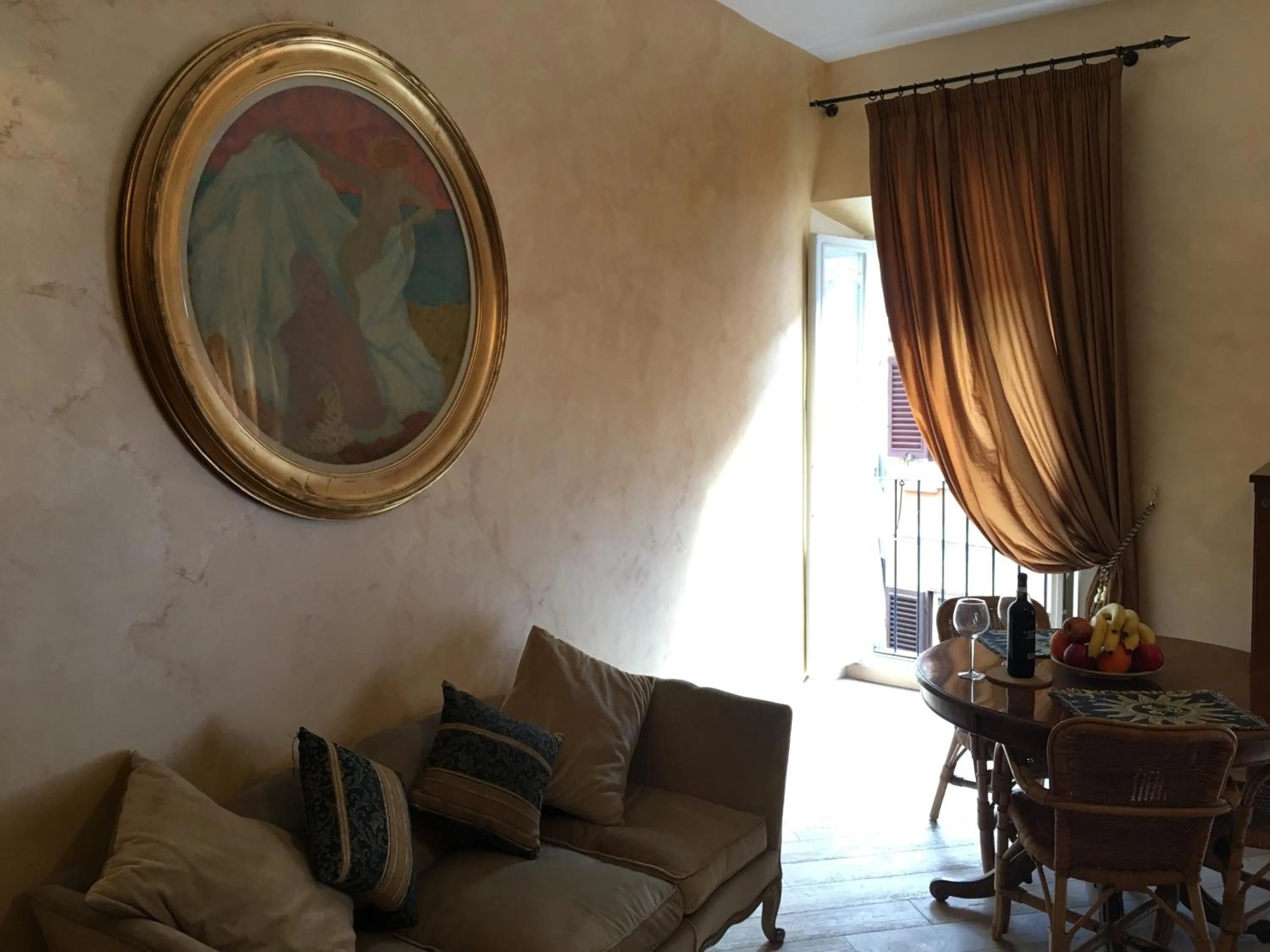 Living room in Pantheon Old Suite