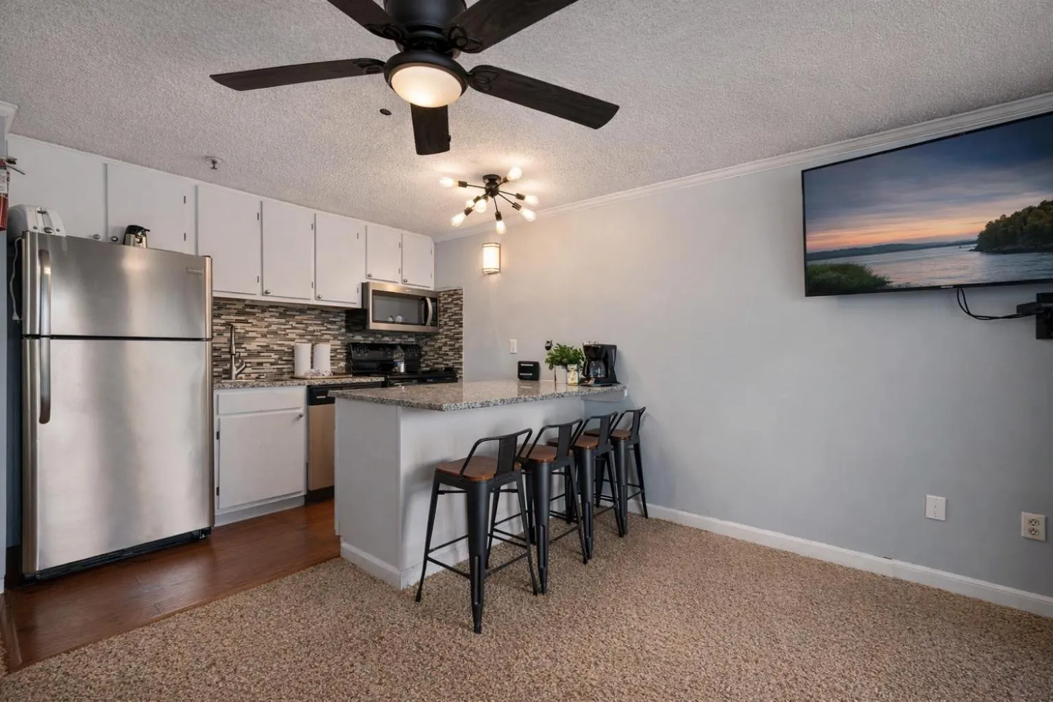 Snowshoe Ski-InSki-Out Steps to Ballhooter Lift Mountain Lodge Condo