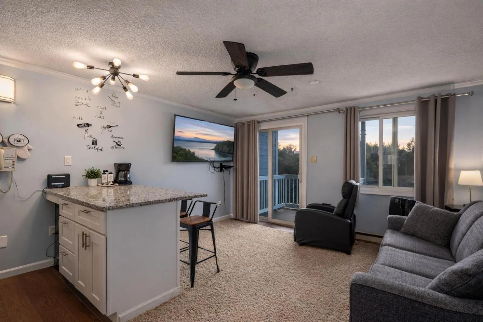 Snowshoe Ski-InSki-Out Steps to Ballhooter Lift Mountain Lodge Condo