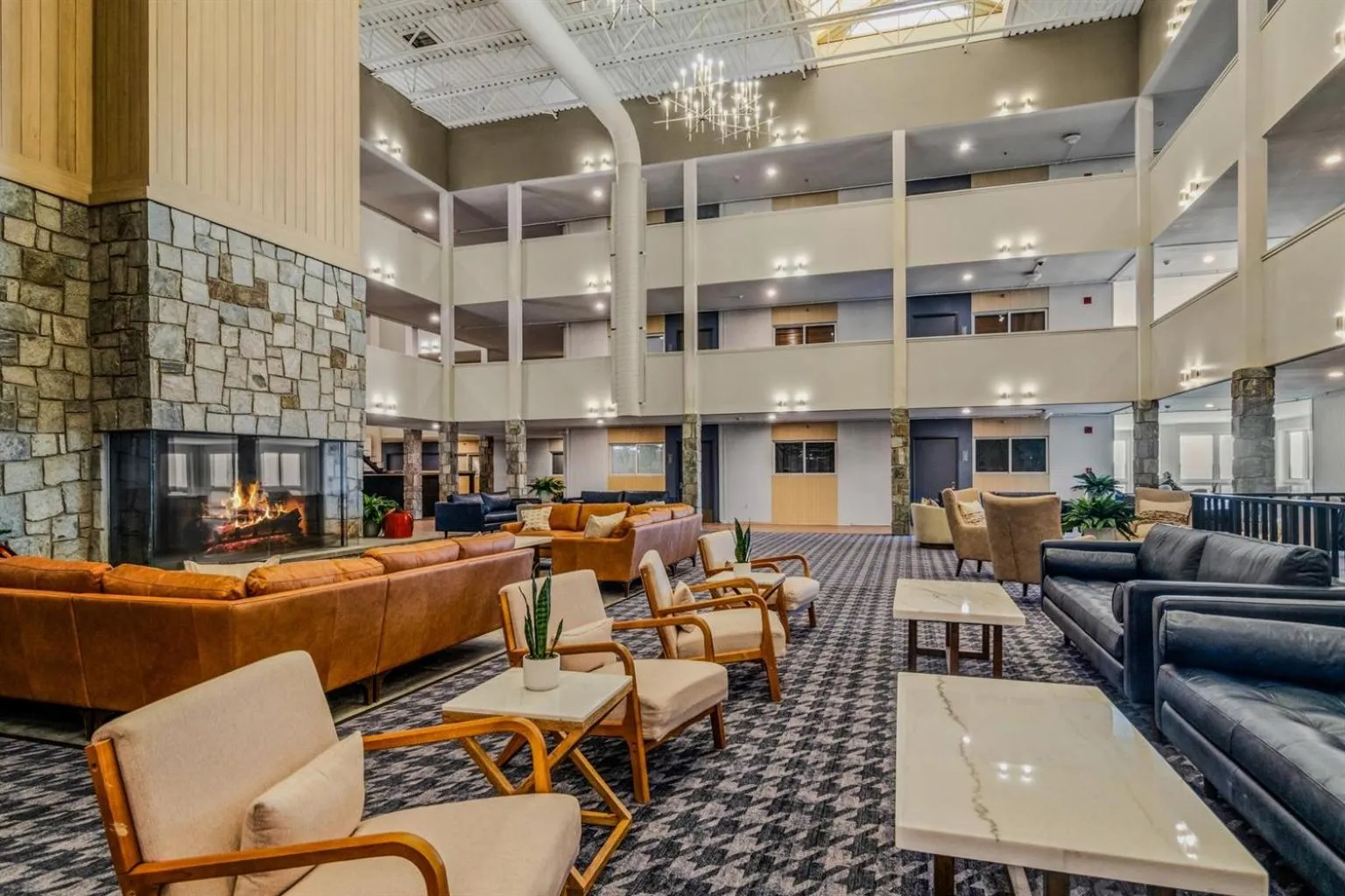 Snowshoe Ski-InSki-Out Steps to Ballhooter Lift Mountain Lodge Condo