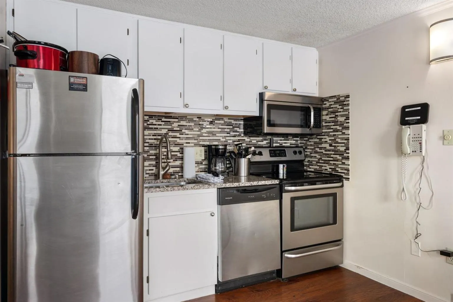 Snowshoe Ski-InSki-Out Steps to Ballhooter Lift Mountain Lodge Condo