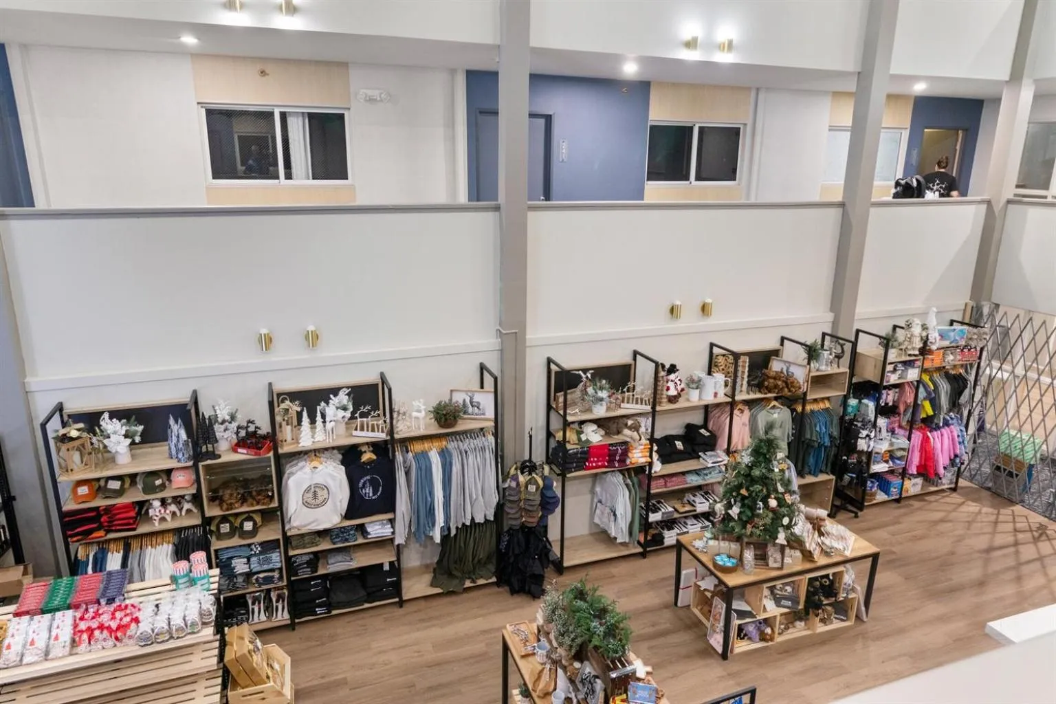 Snowshoe Ski-InSki-Out Steps to Ballhooter Lift Mountain Lodge Condo