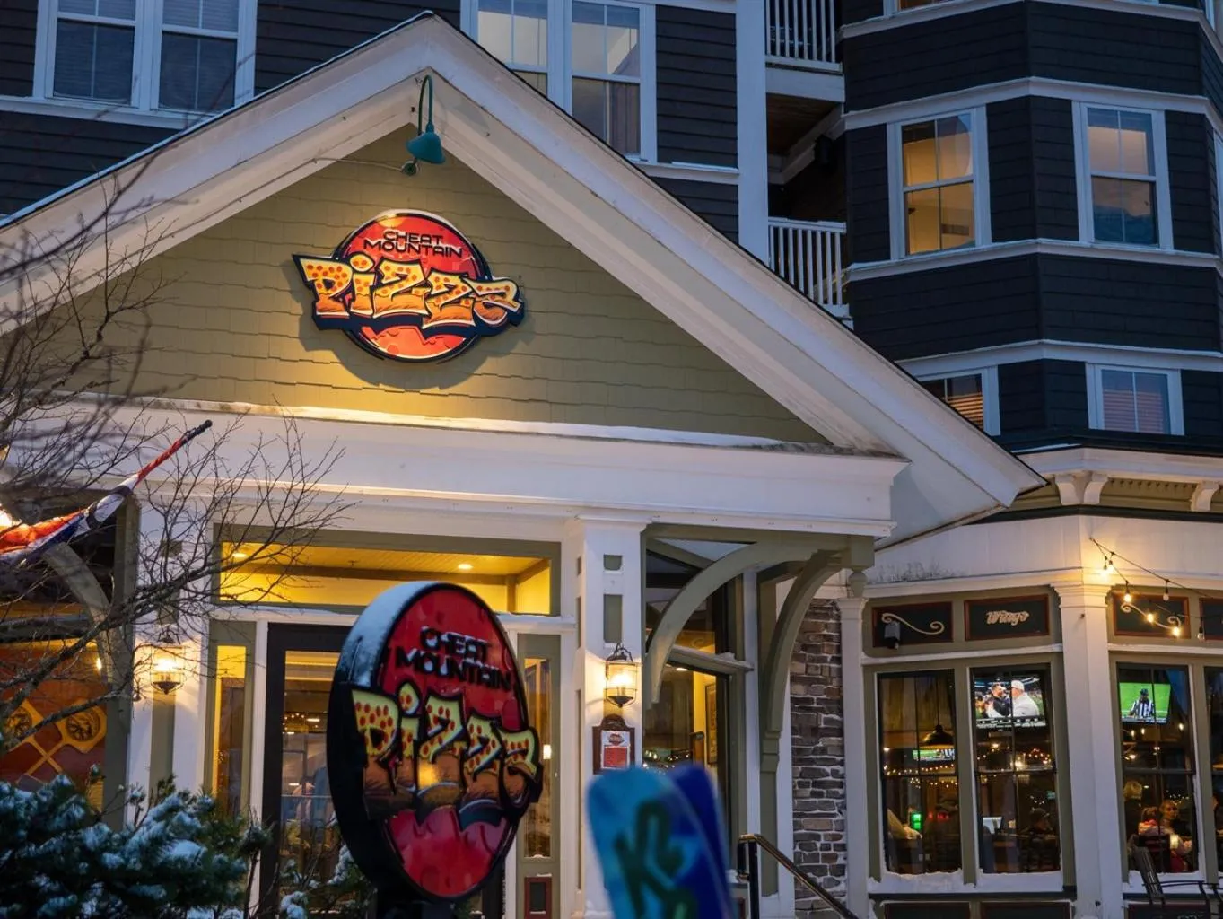 Snowshoe Ski-InSki-Out Steps to Ballhooter Lift Mountain Lodge Condo